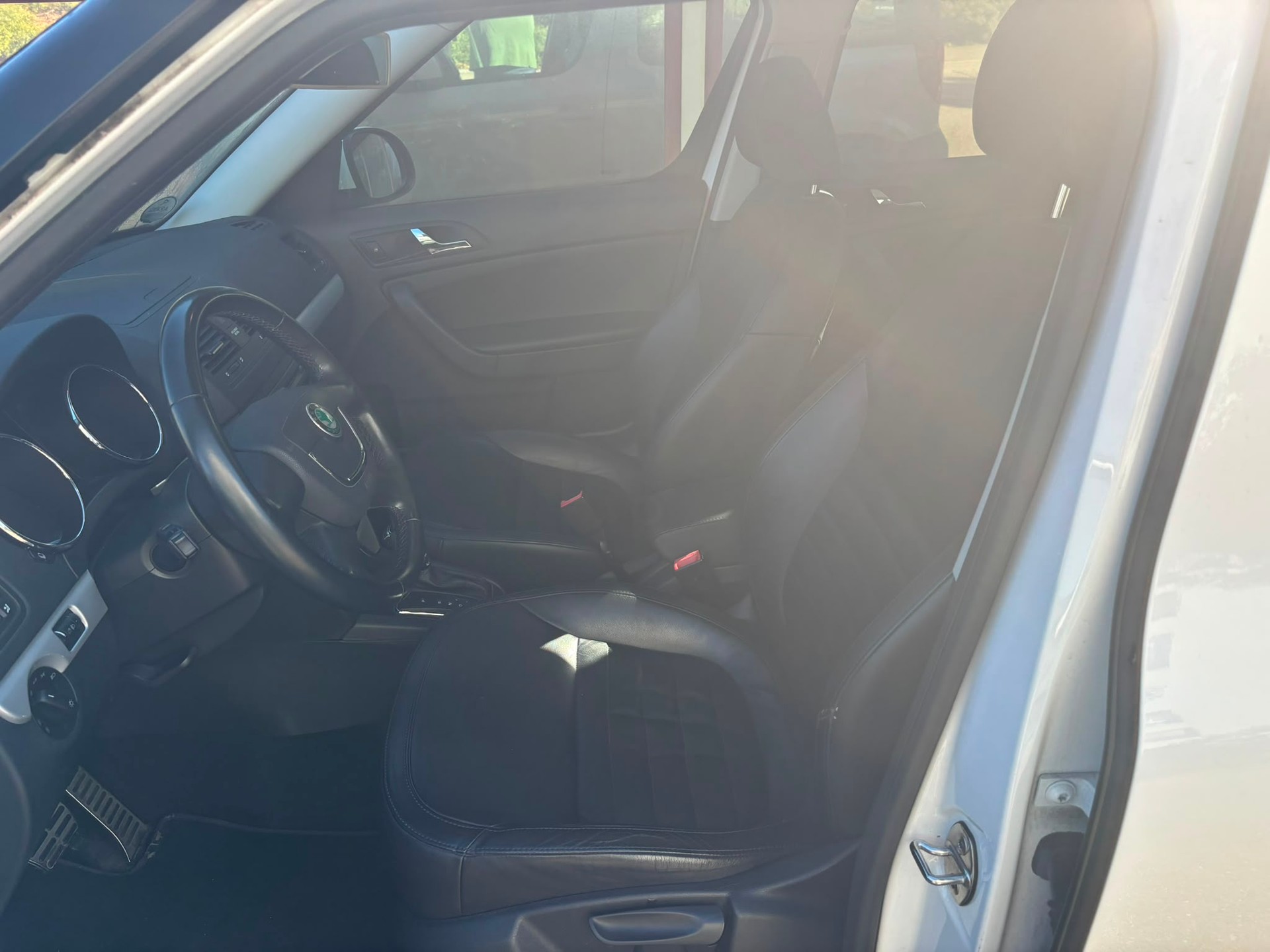 SKODA Yeti 1.8 TSI Elegance 4x4 DSG-image-6