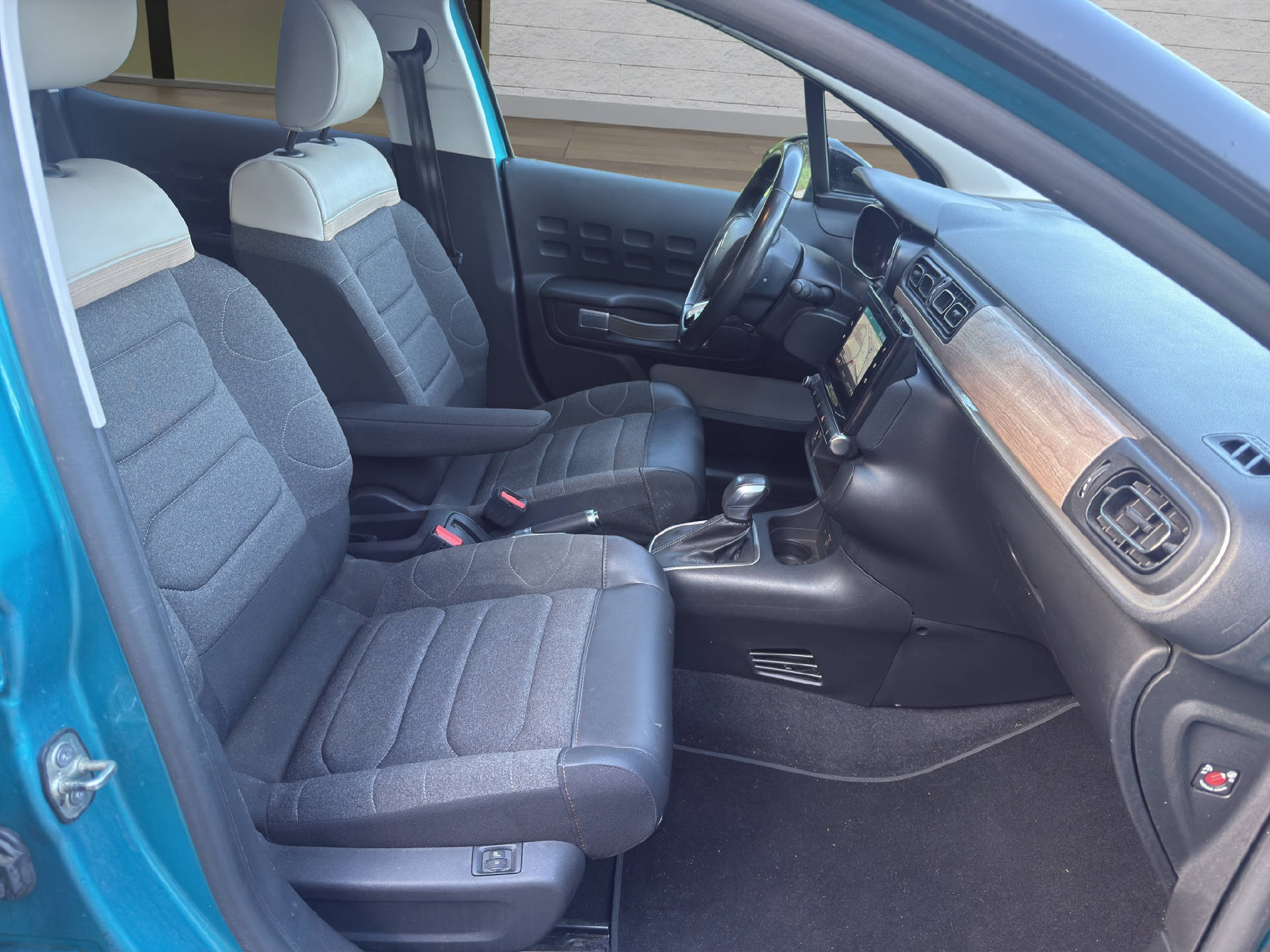 CITROEN C3 1.2 PureTech Shine-image-15
