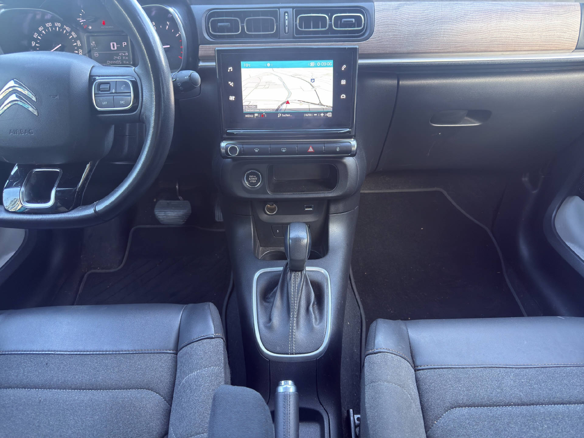CITROEN C3 1.2 PureTech Shine-image-14