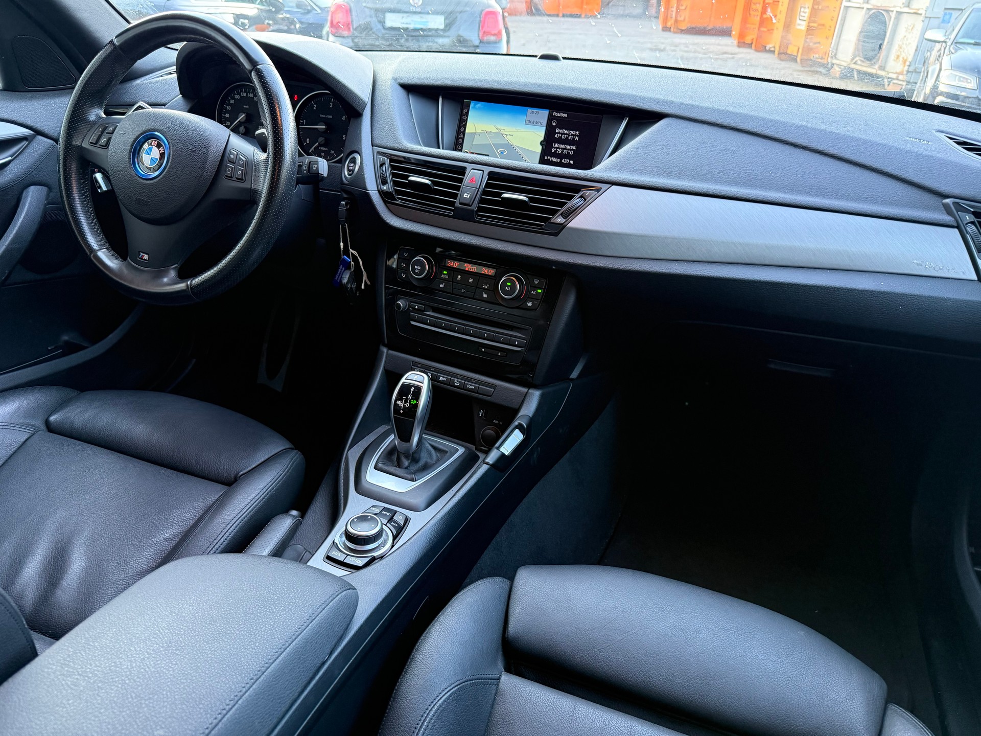 BMW X1 xDrive 25d Sport Line Steptronic-image-13