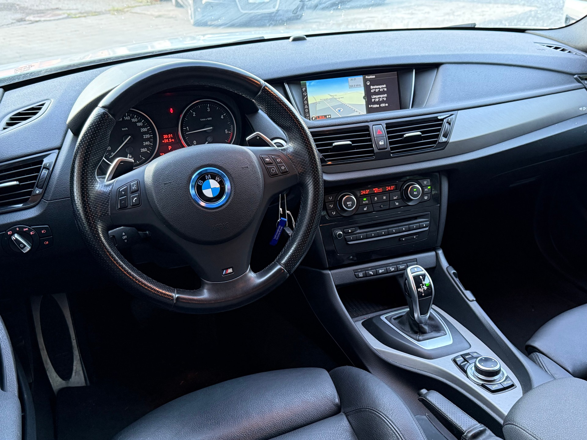 BMW X1 xDrive 25d Sport Line Steptronic-image-18