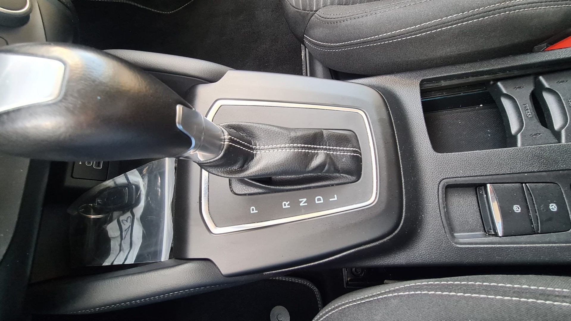 FORD Focus 1.0 MHEV Titanium X Automatic ** Gr. Navi **-image-10