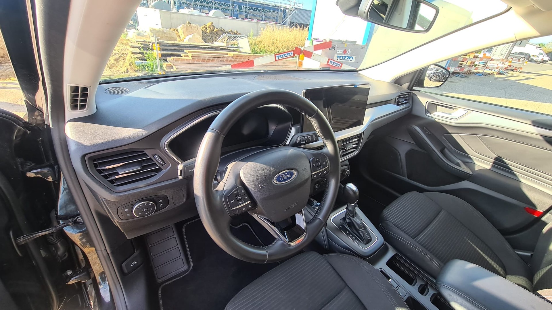 FORD Focus 1.0 MHEV Titanium X Automatic ** Gr. Navi **-image-2