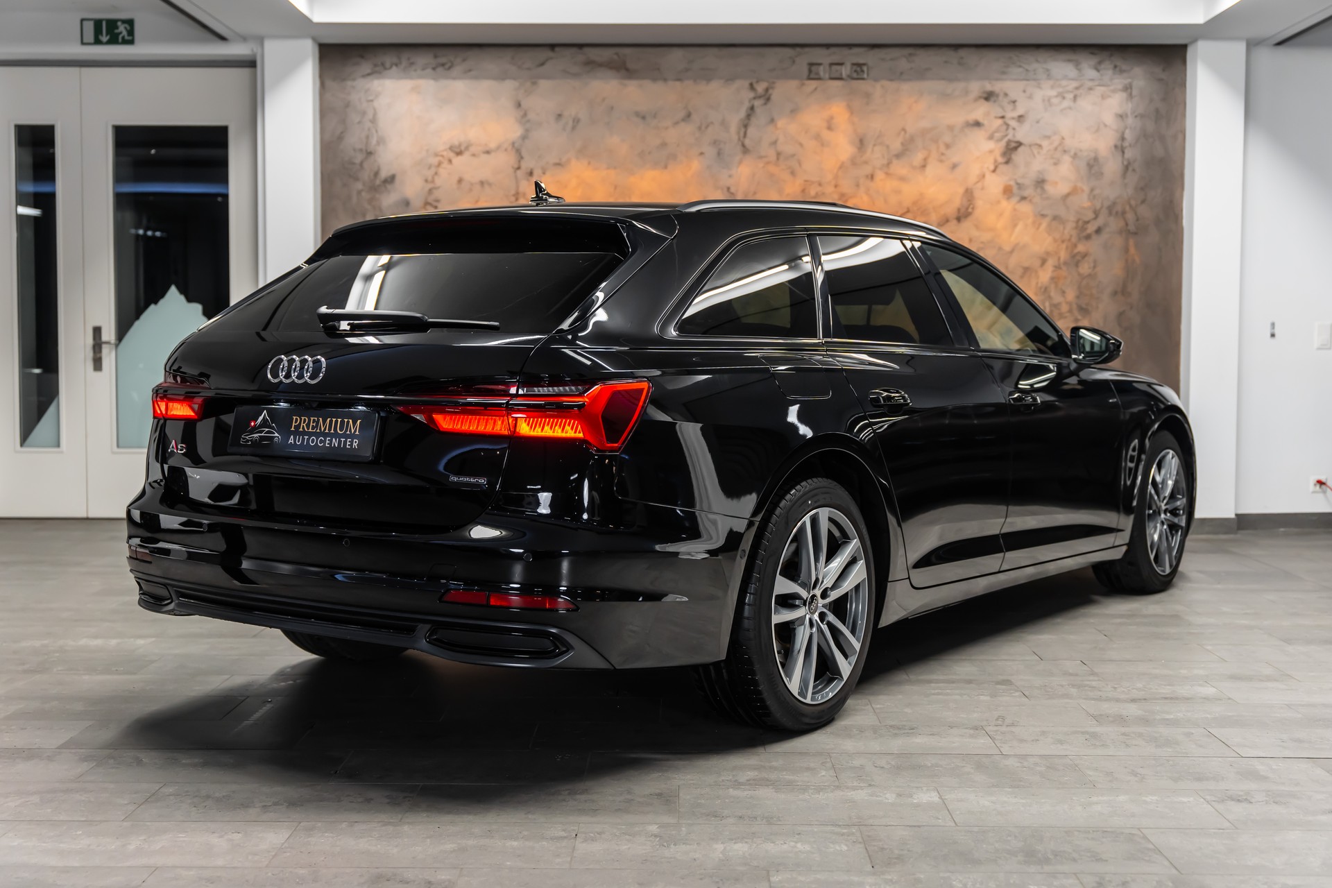 AUDI A6 Avant 45 TFSI Sport S-tronic quattro *Carbon*Panorama*Fahrassistenz*-image-5
