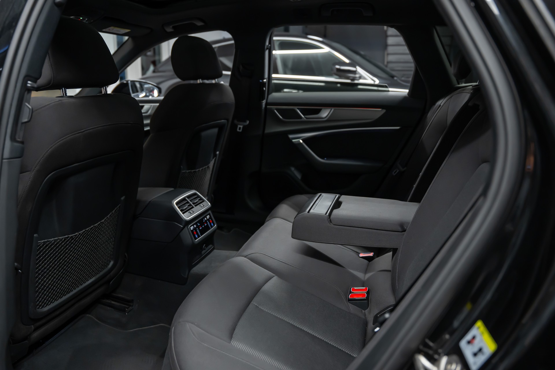 AUDI A6 Avant 45 TFSI Sport S-tronic quattro *Carbon*Panorama*Fahrassistenz*-image-14
