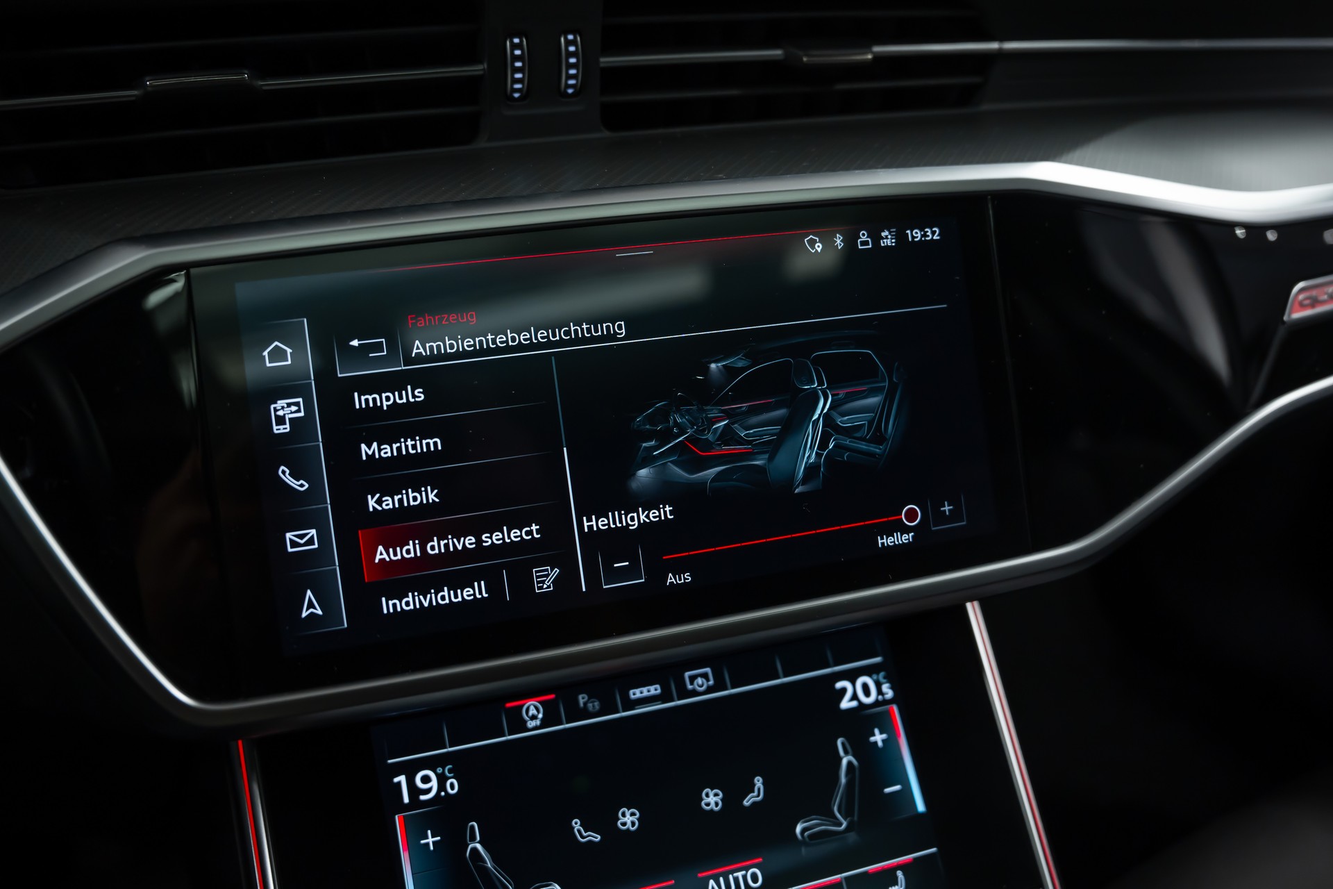 AUDI A6 Avant 45 TFSI Sport S-tronic quattro *Carbon*Panorama*Fahrassistenz*-image-31