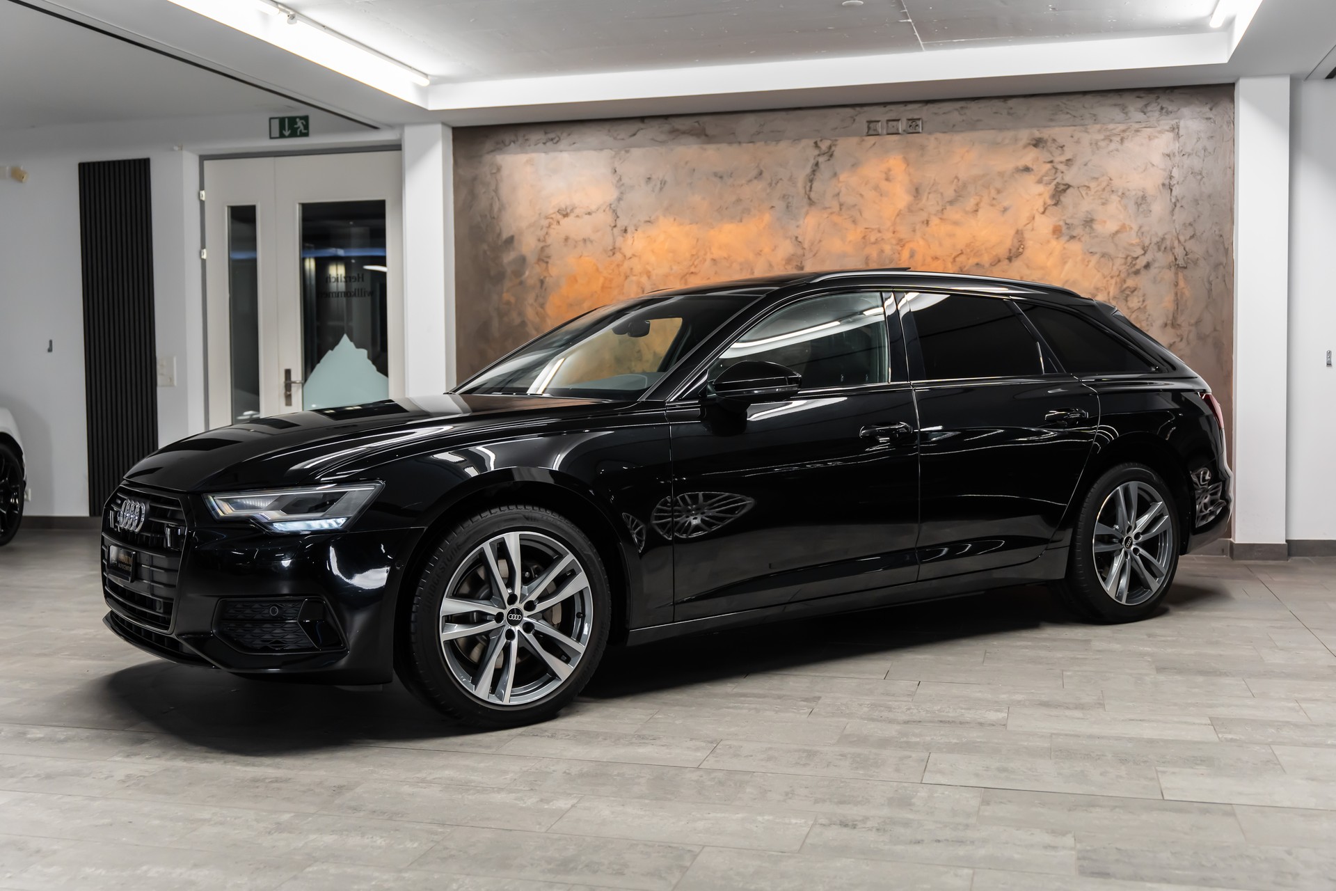 AUDI A6 Avant 45 TFSI Sport S-tronic quattro *Carbon*Panorama*Fahrassistenz*-image-1