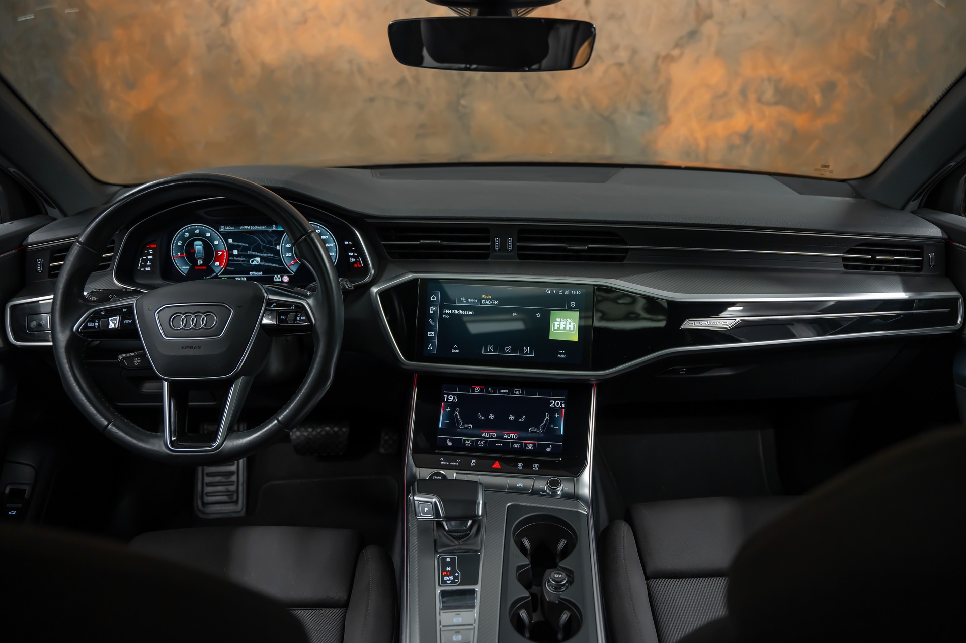 AUDI A6 Avant 45 TFSI Sport S-tronic quattro *Carbon*Panorama*Fahrassistenz*-image-17