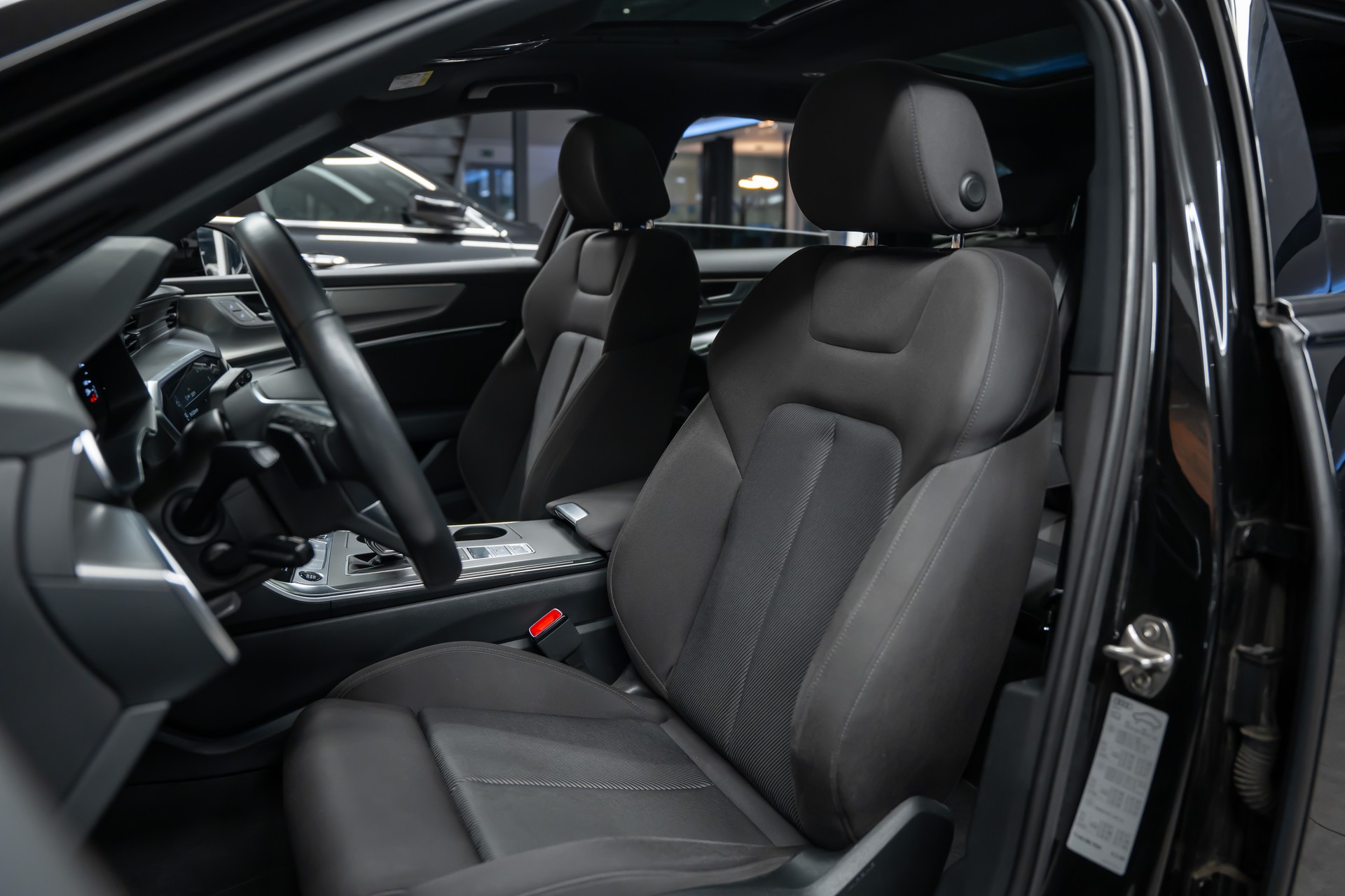 AUDI A6 Avant 45 TFSI Sport S-tronic quattro *Carbon*Panorama*Fahrassistenz*-image-13