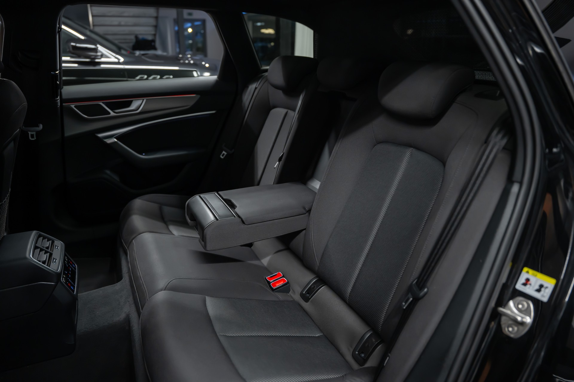 AUDI A6 Avant 45 TFSI Sport S-tronic quattro *Carbon*Panorama*Fahrassistenz*-image-15