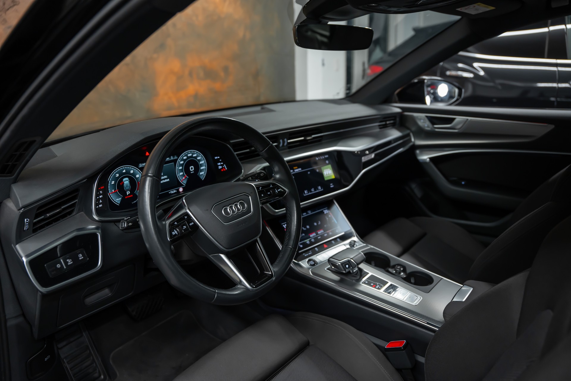 AUDI A6 Avant 45 TFSI Sport S-tronic quattro *Carbon*Panorama*Fahrassistenz*-image-11