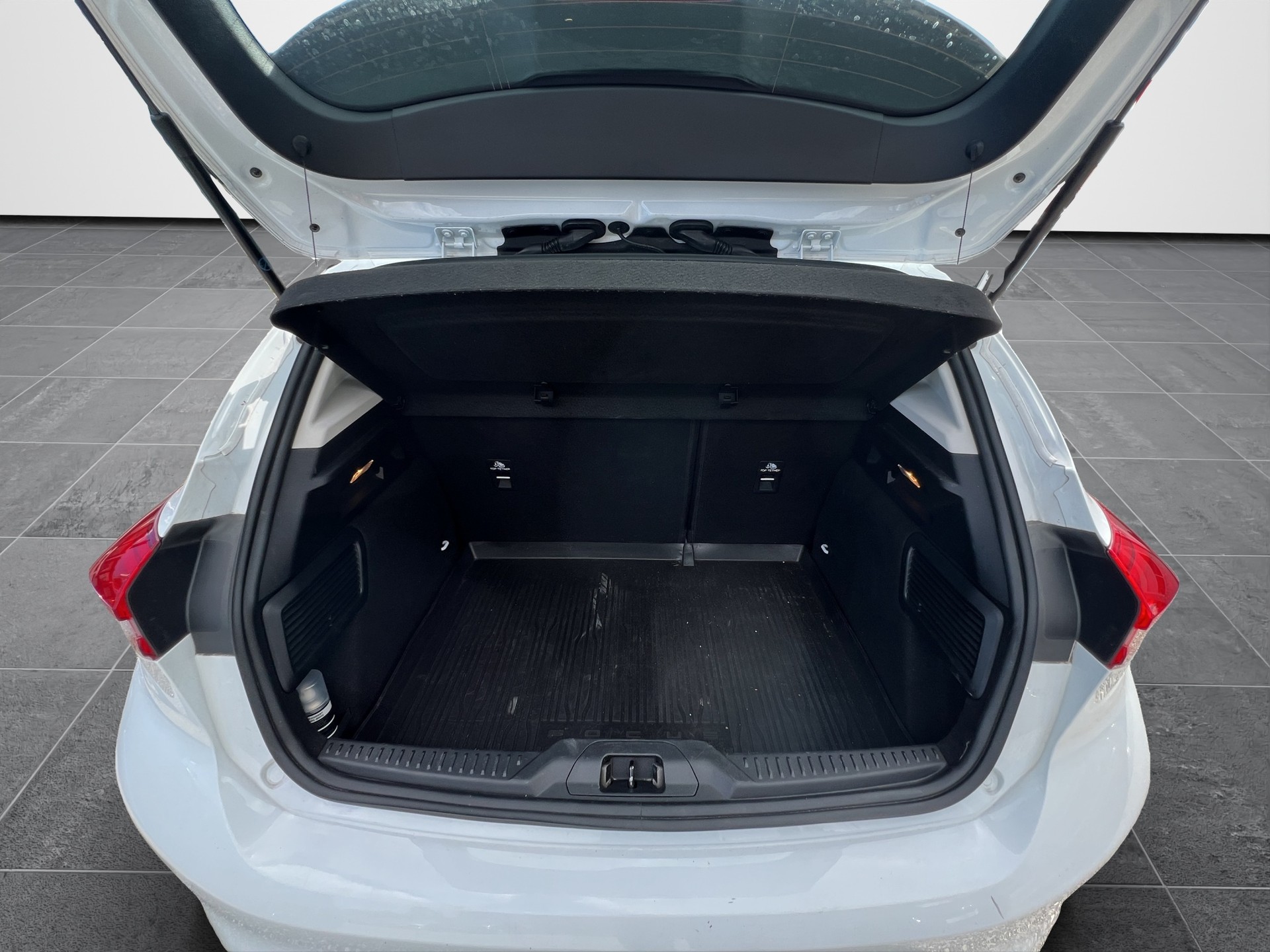 FORD Focus 2.0 EcoBlue 150 Cool & Connect-image-16