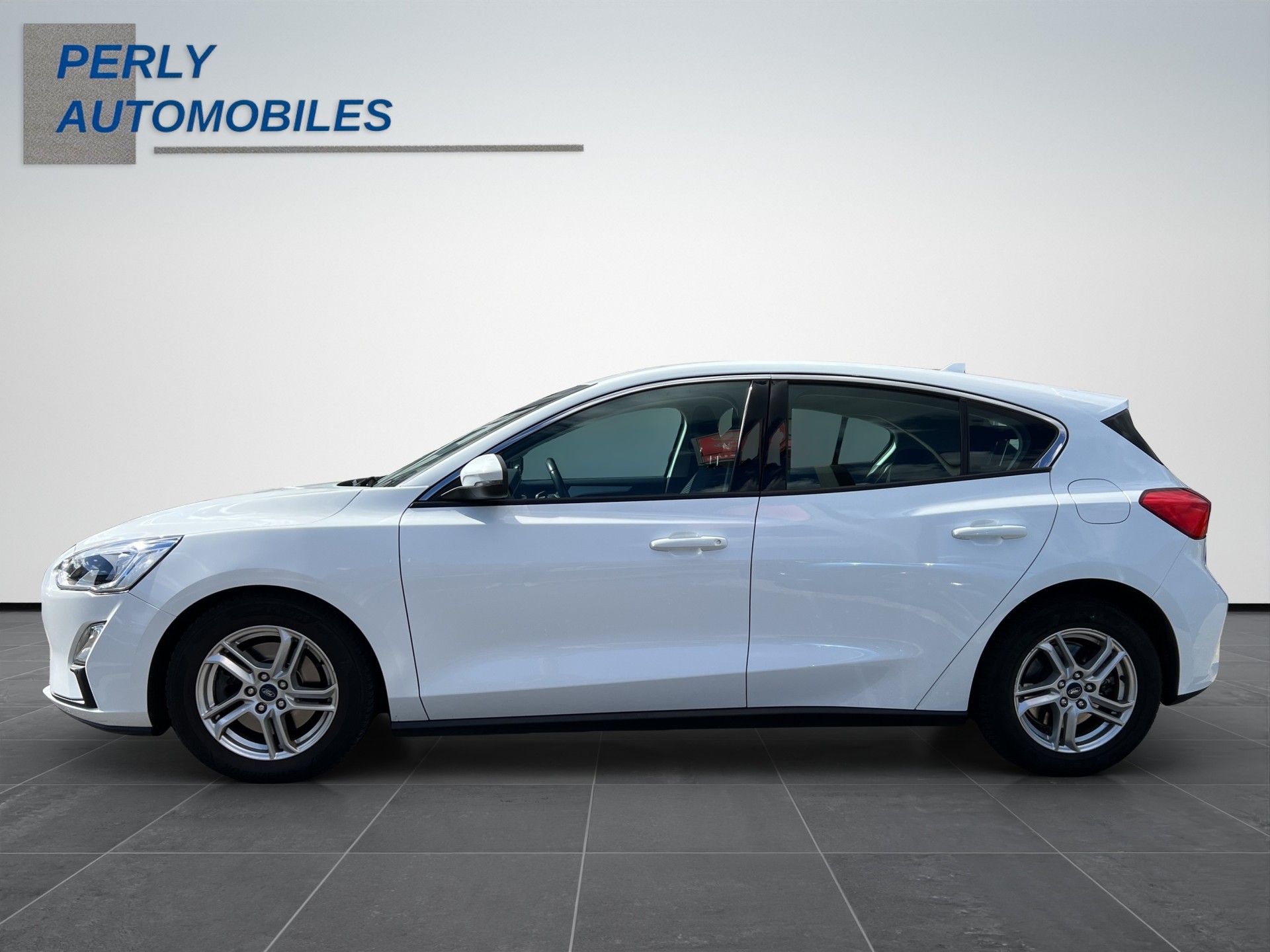 FORD Focus 2.0 EcoBlue 150 Cool & Connect-image-2