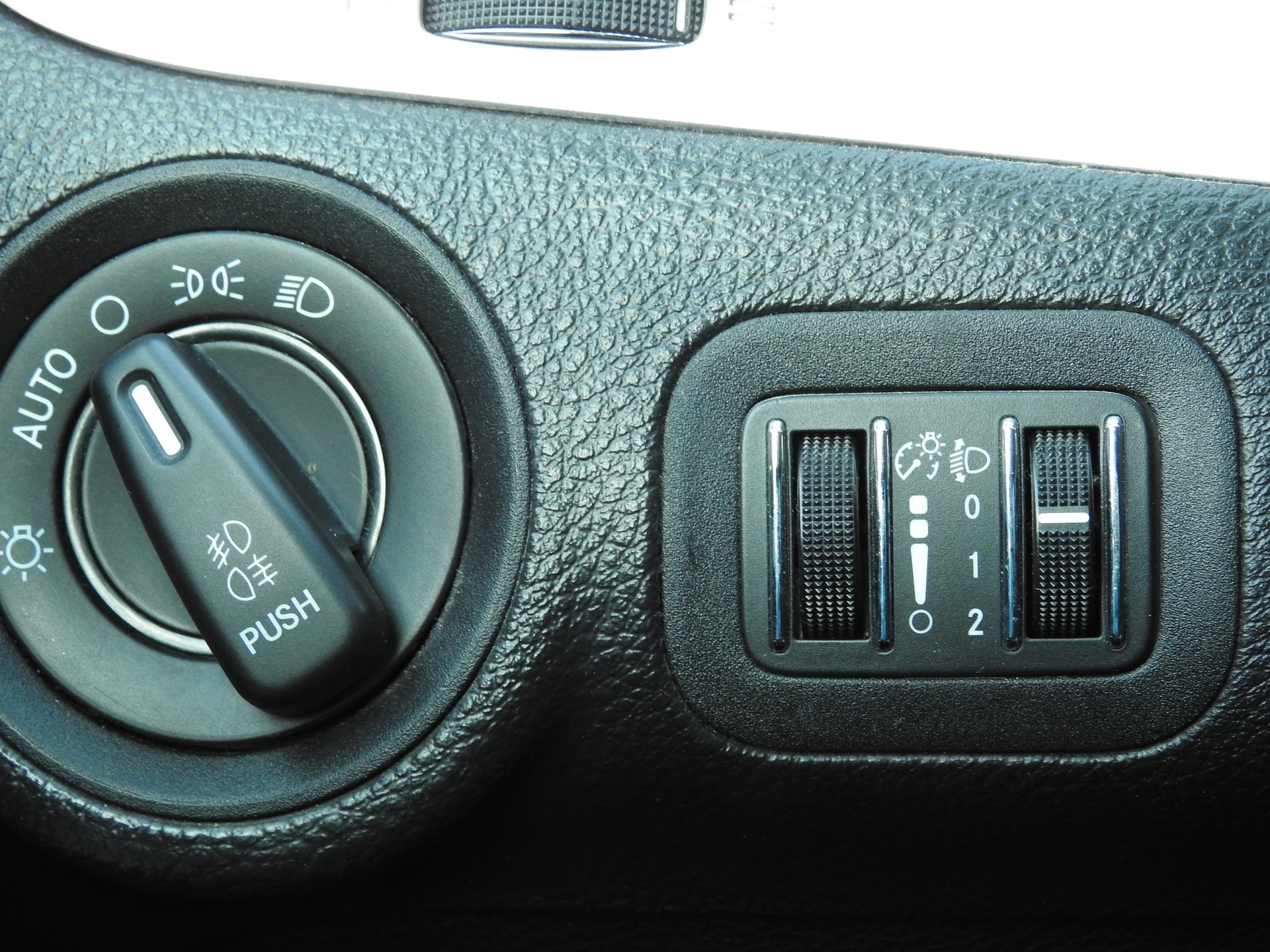 FIAT Freemont 2.0 MJ Lounge AWD Automat-image-28