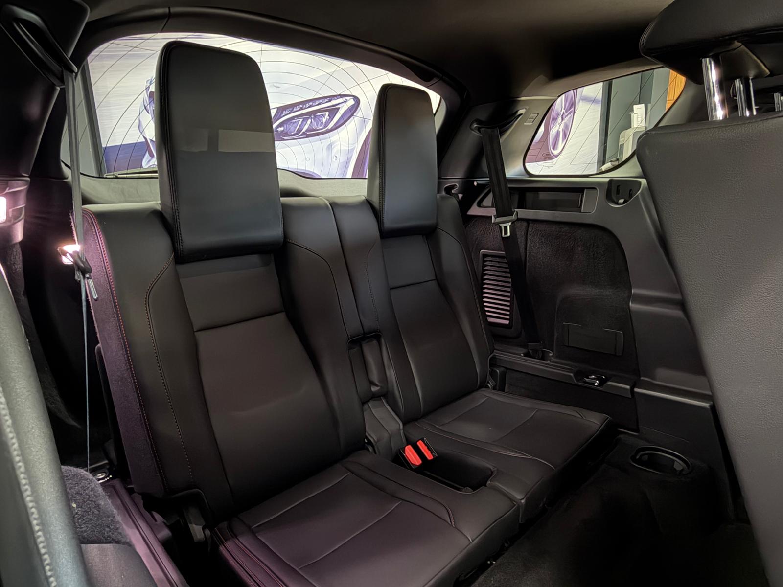 LAND ROVER Discovery Sport R Dynamic Limited White&Black Edition P200 2.0 Si4 MHEV S AT9-image-11
