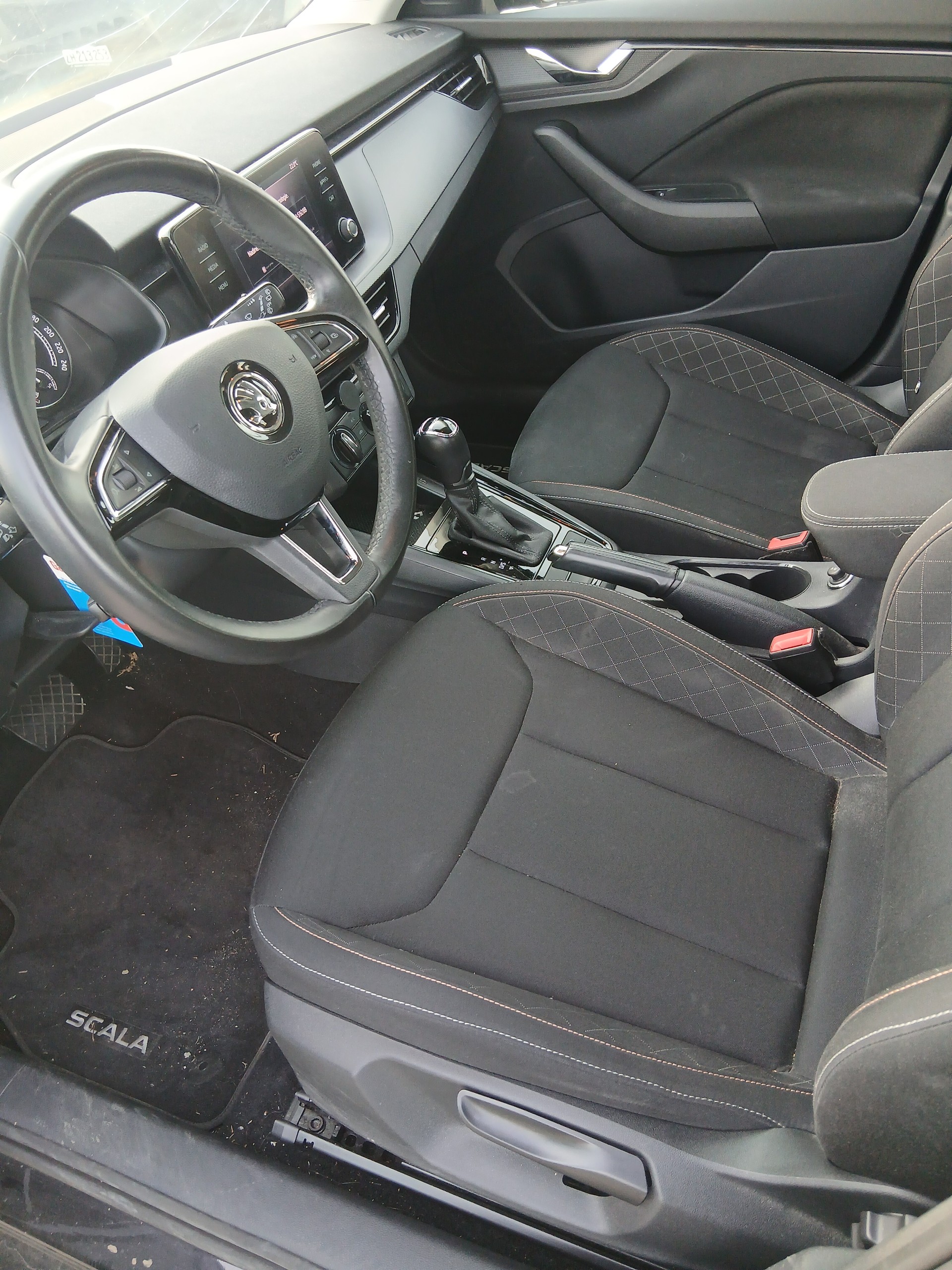 SKODA Scala 1.6 TDI Ambition DSG-image-12