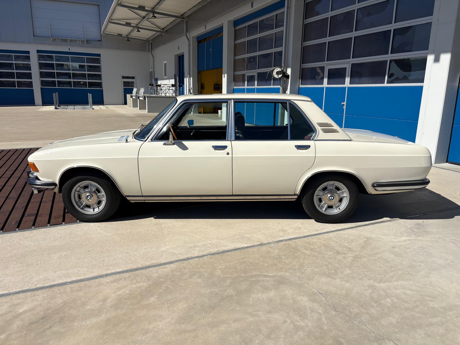 BMW 2800-image-2