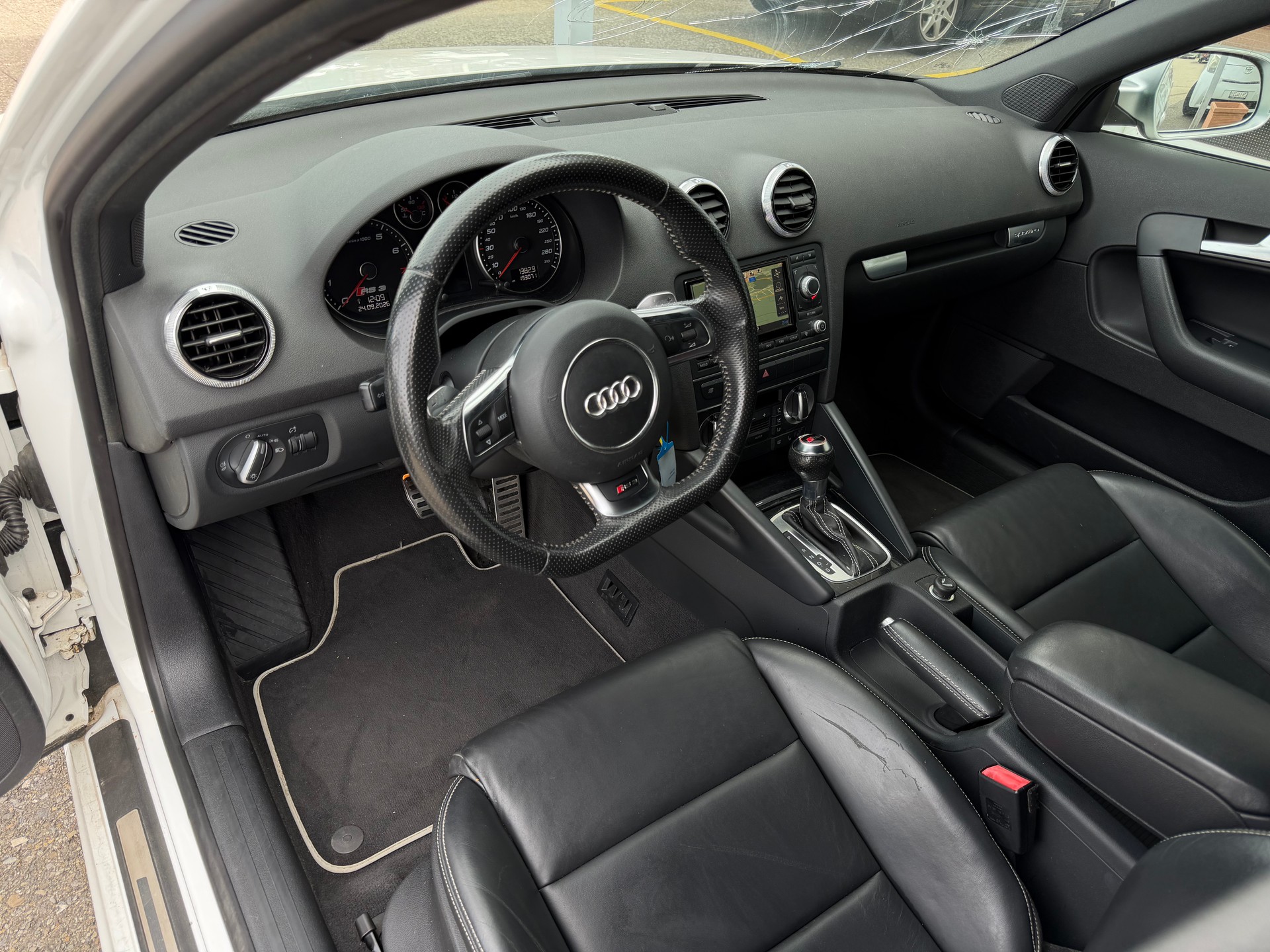 AUDI RS3 Sportback 2.5 TFSI quattro S-tronic-image-9
