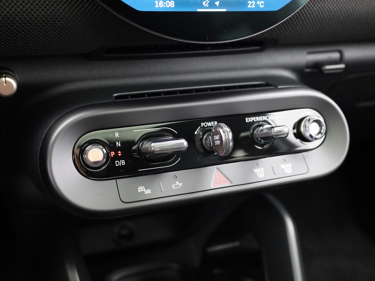 MINI Cooper SE-image-36
