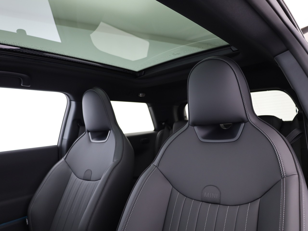 MINI Cooper SE-image-25