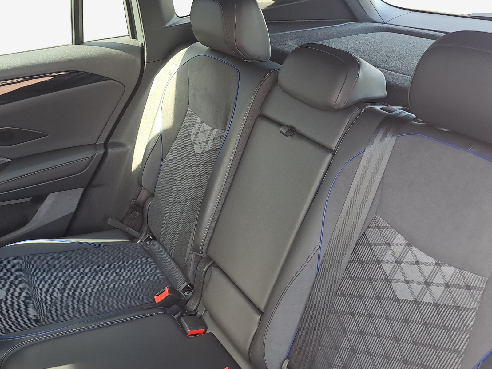 VW Tiguan 2.0 TSI DSG R-Line 4Motion-image-11