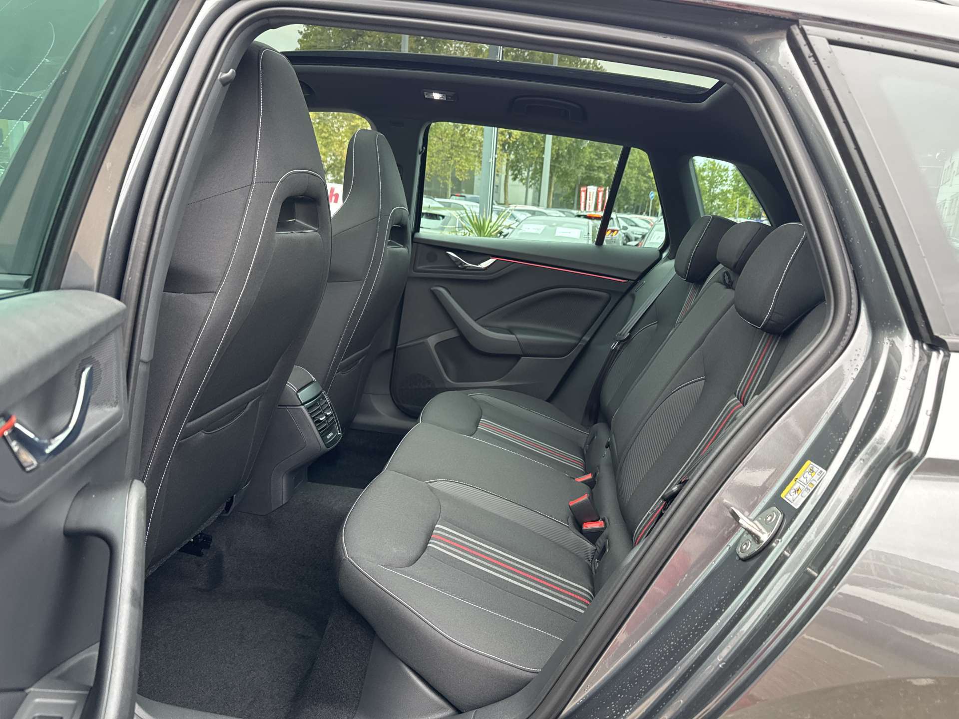 SKODA Kamiq 1.5 TSi Monte Carlo DSG-Automat-image-6
