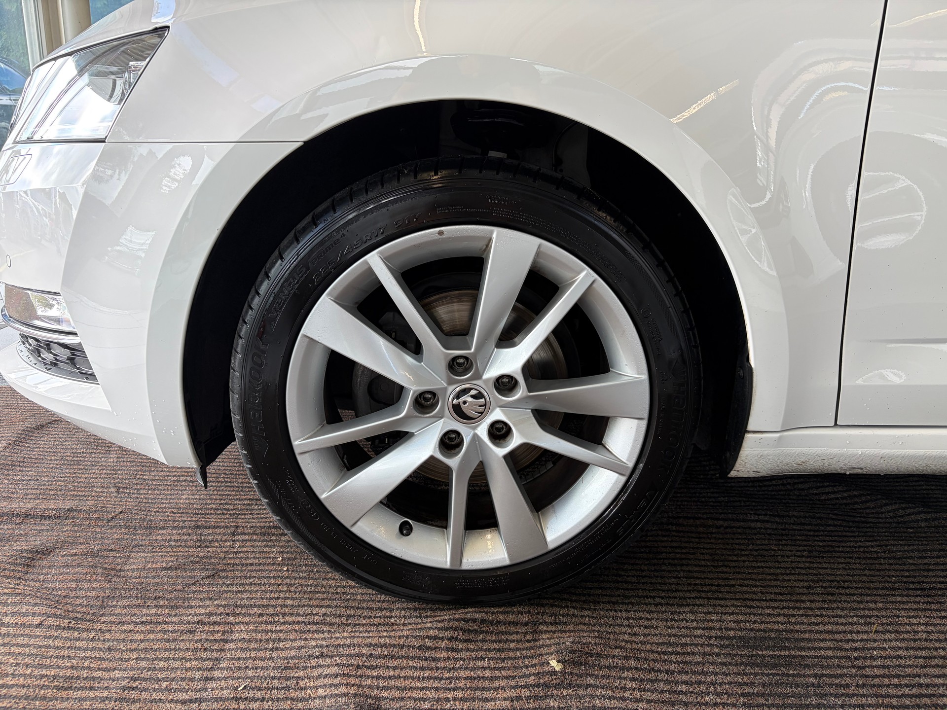 SKODA Octavia Combi 1.5 TSI Style DSG | Leichter Hagelschaden | SEHR GEPFLEGT | Windschutzscheibe Neu |-image-8