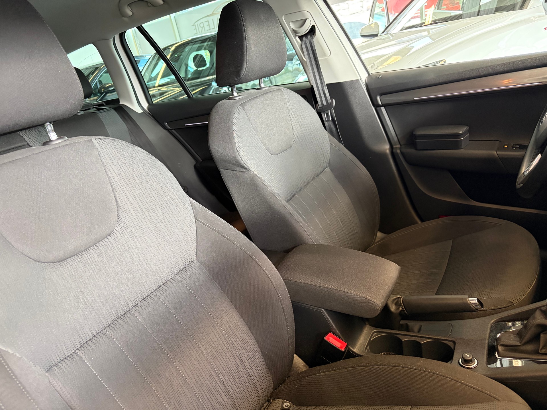 SKODA Octavia Combi 1.5 TSI Style DSG | Leichter Hagelschaden | SEHR GEPFLEGT | Windschutzscheibe Neu |-image-27