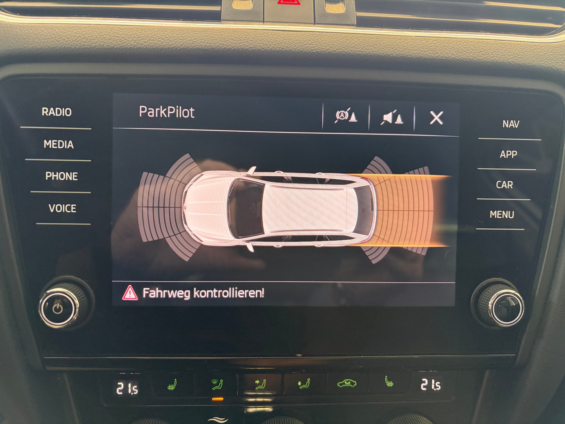 SKODA Octavia Combi 1.5 TSI Style DSG | Leichter Hagelschaden | SEHR GEPFLEGT | Windschutzscheibe Neu |-image-15