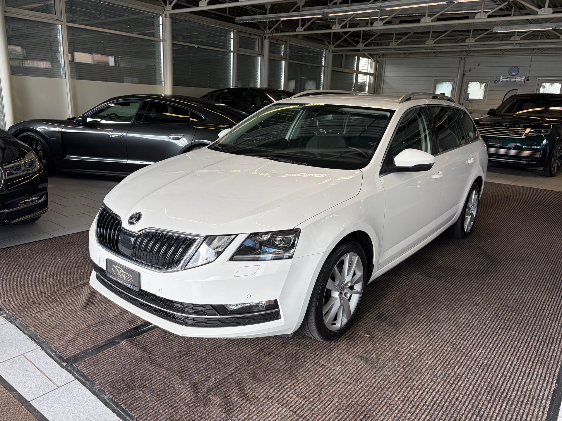 SKODA Octavia Combi 1.5 TSI Style DSG | Leichter Hagelschaden | SEHR GEPFLEGT | Windschutzscheibe Neu |-image-7