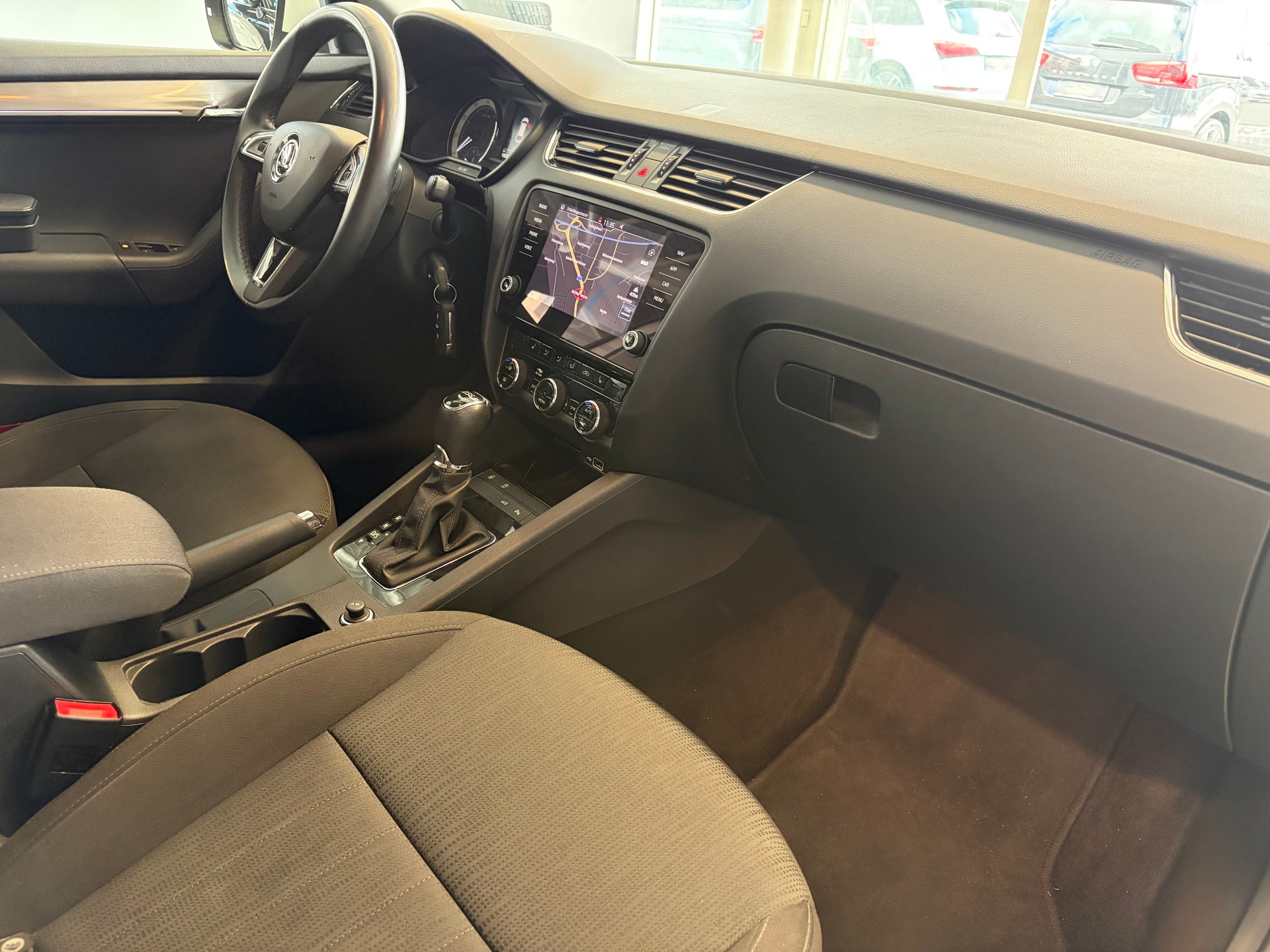 SKODA Octavia Combi 1.5 TSI Style DSG | Leichter Hagelschaden | SEHR GEPFLEGT | Windschutzscheibe Neu |-image-26