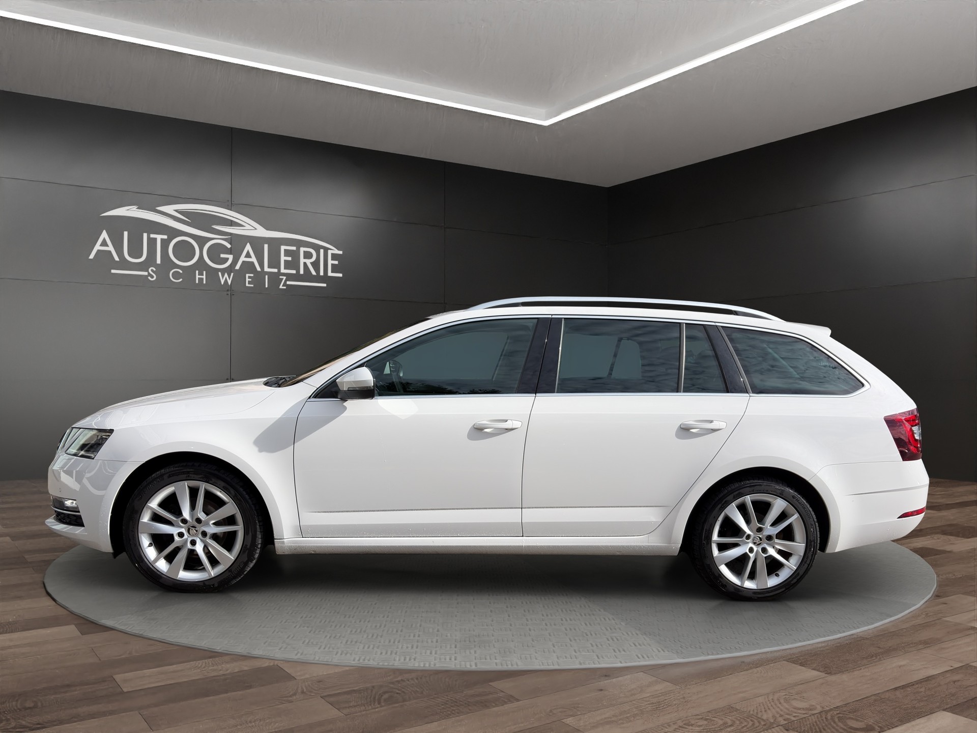 SKODA Octavia Combi 1.5 TSI Style DSG | Leichter Hagelschaden | SEHR GEPFLEGT | Windschutzscheibe Neu |-image-1