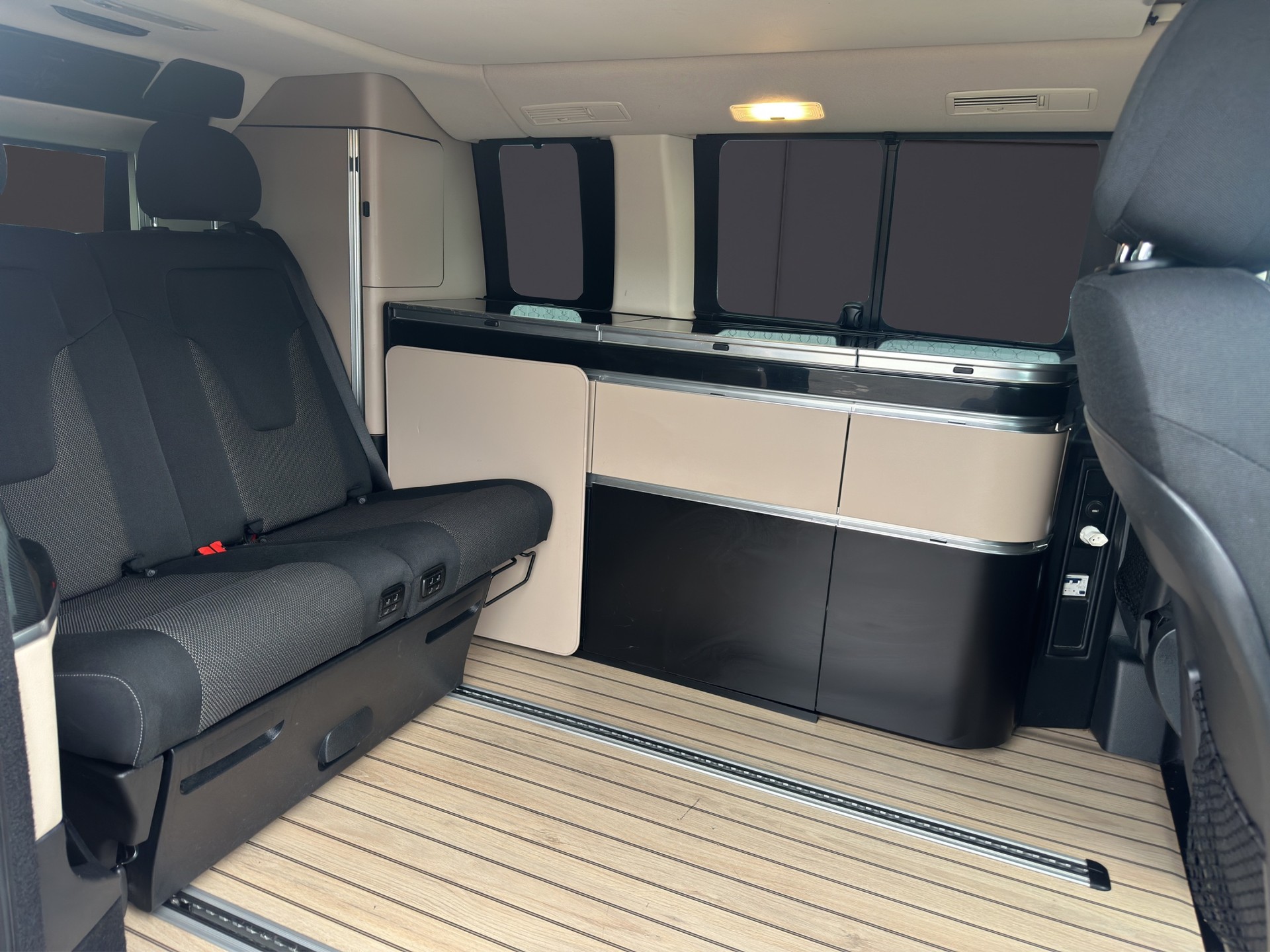 MERCEDES-BENZ Marco Polo 250 d 7G-Tronic-image-23