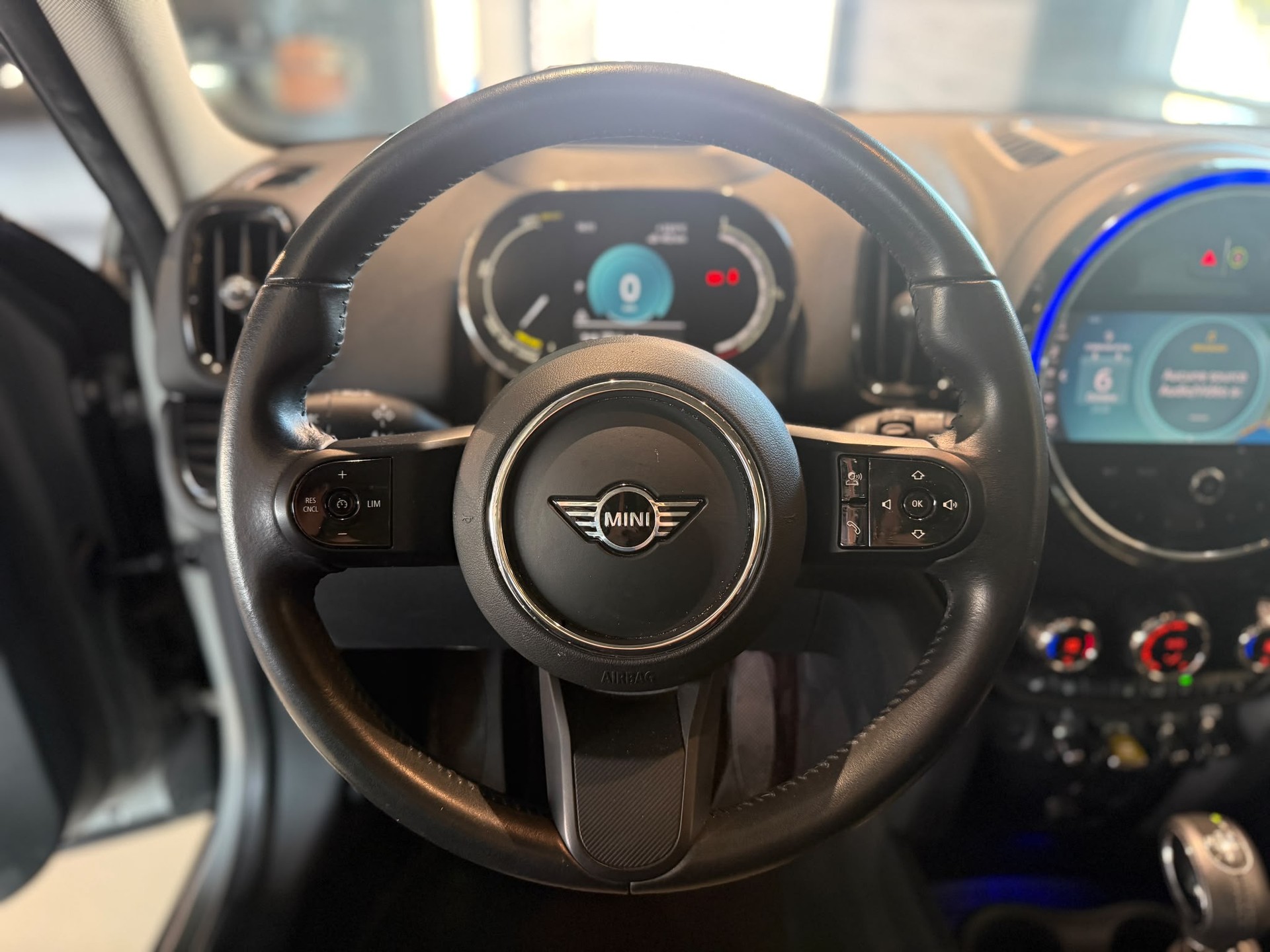MINI Countryman Cooper SE ALL4 PHEV Steptronic-image-12