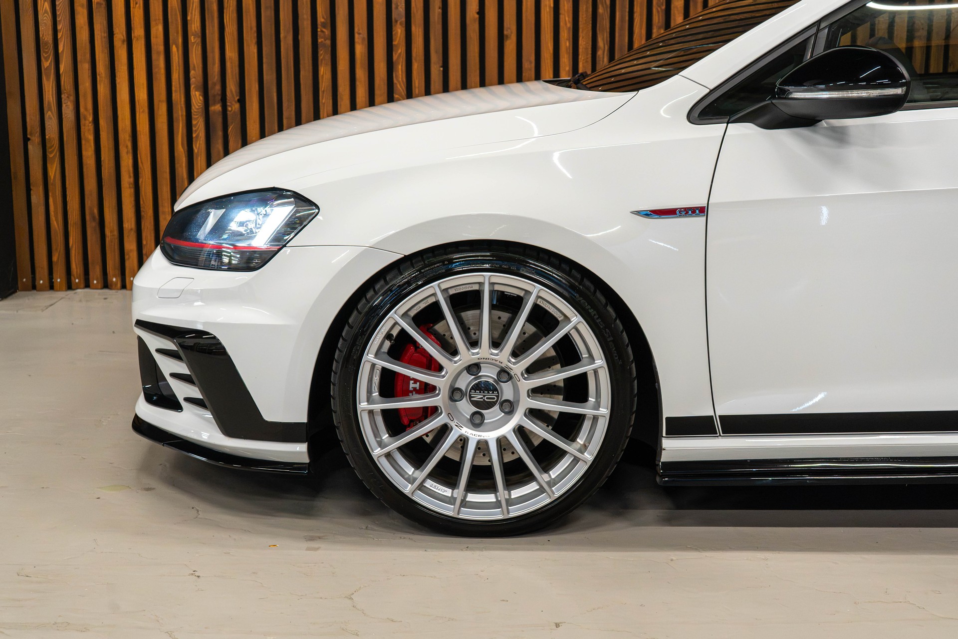 VW Golf VII 2.0 TSI GTI Clubsport DSG-image-5