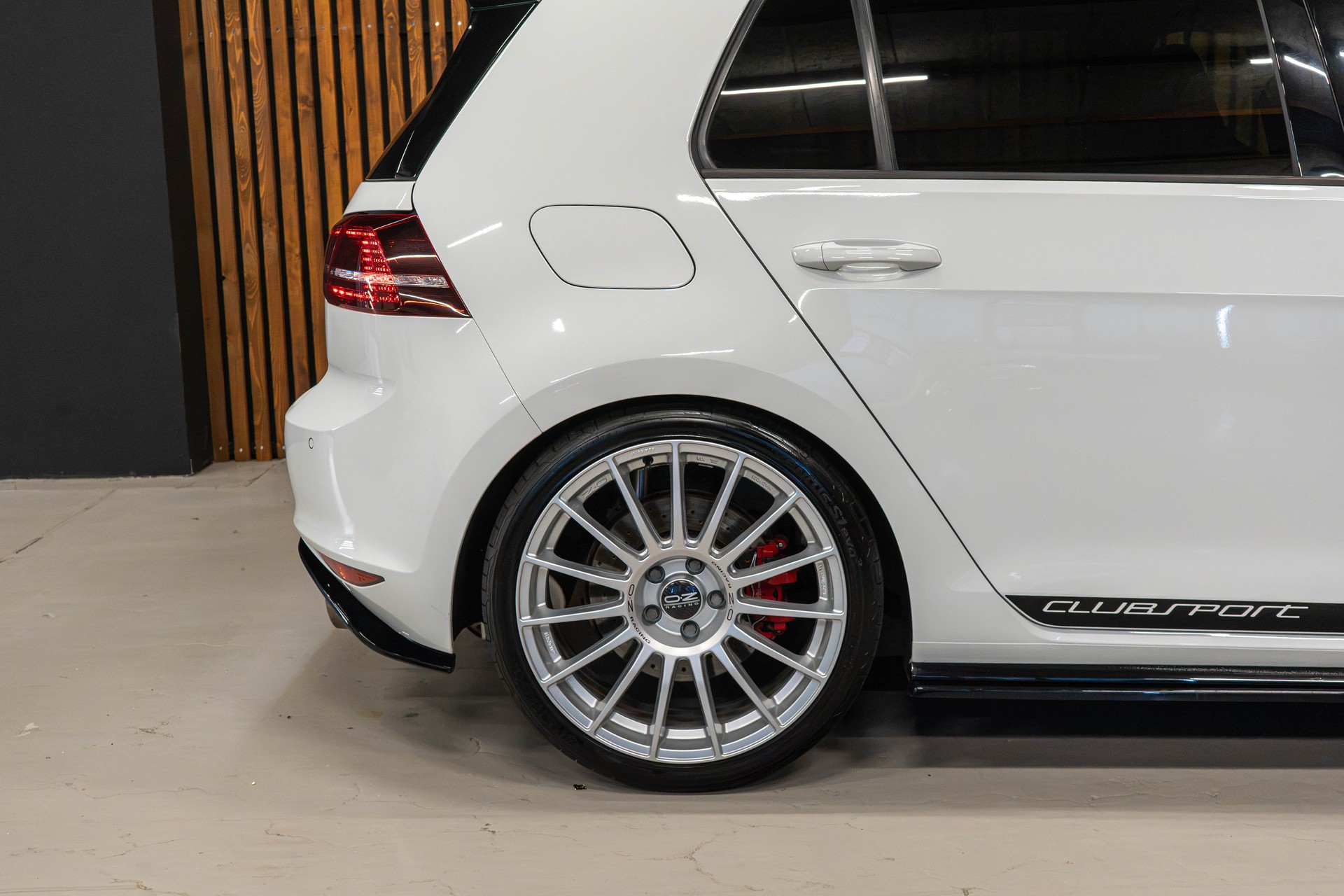 VW Golf VII 2.0 TSI GTI Clubsport DSG-image-8