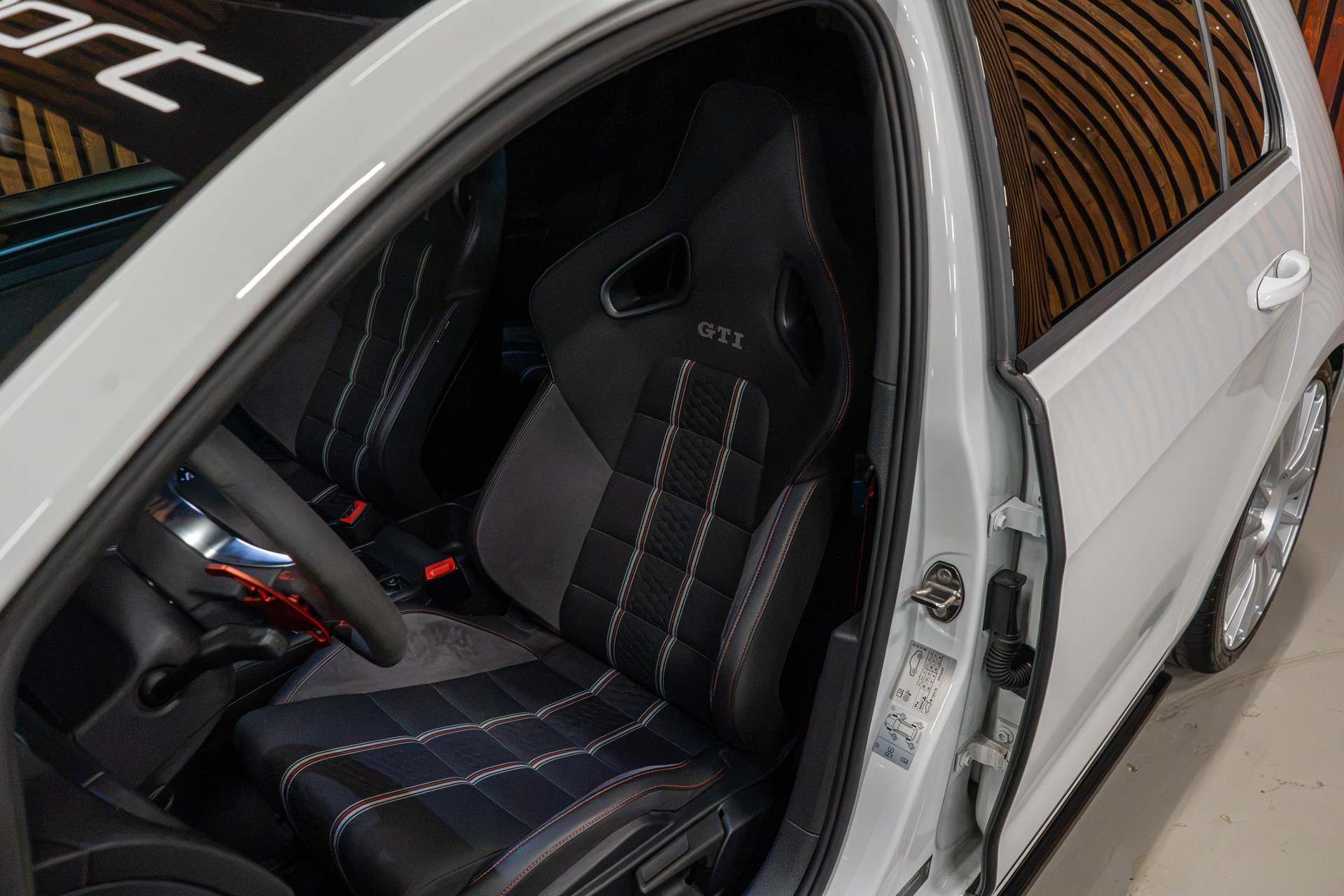 VW Golf VII 2.0 TSI GTI Clubsport DSG-image-17