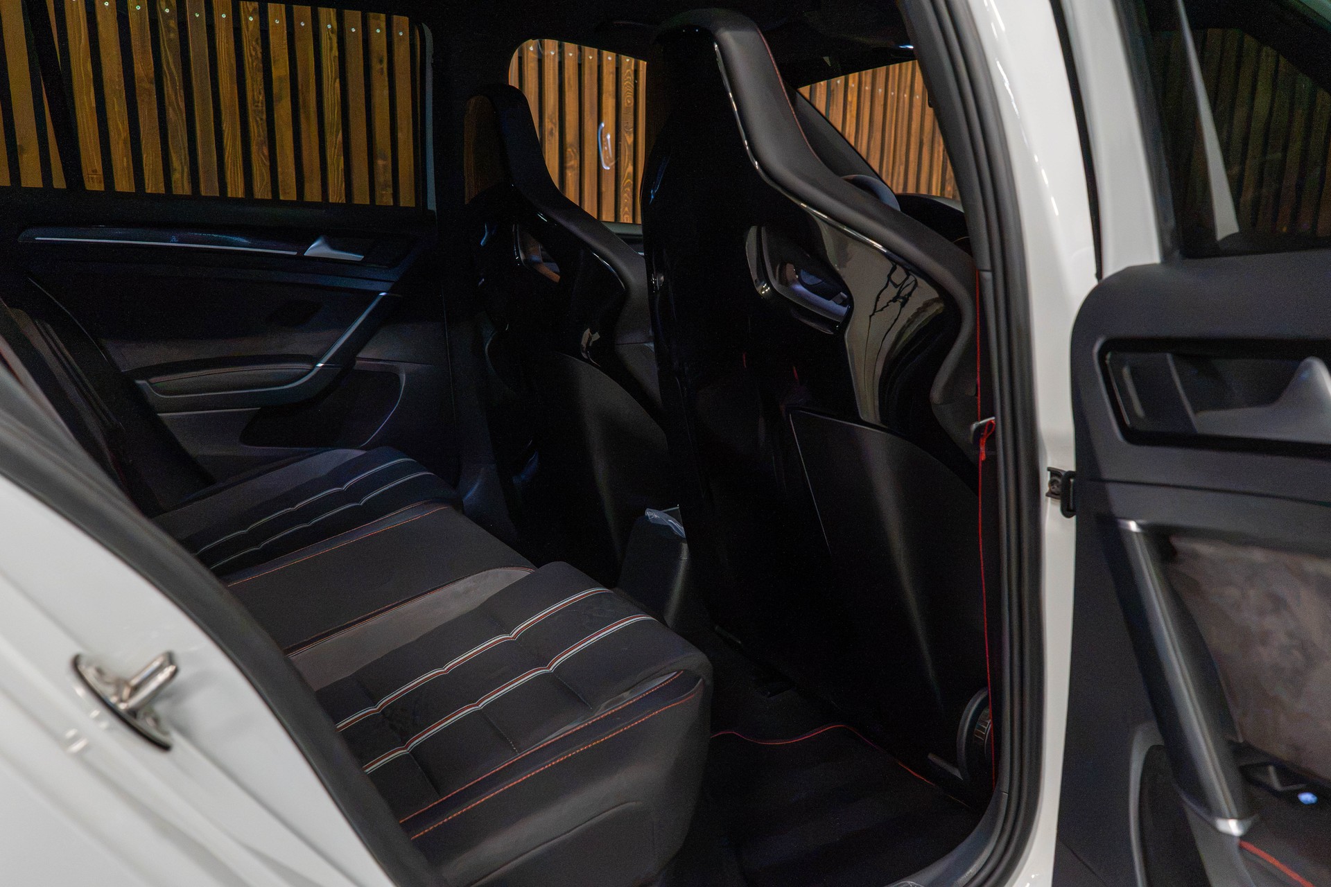 VW Golf VII 2.0 TSI GTI Clubsport DSG-image-18