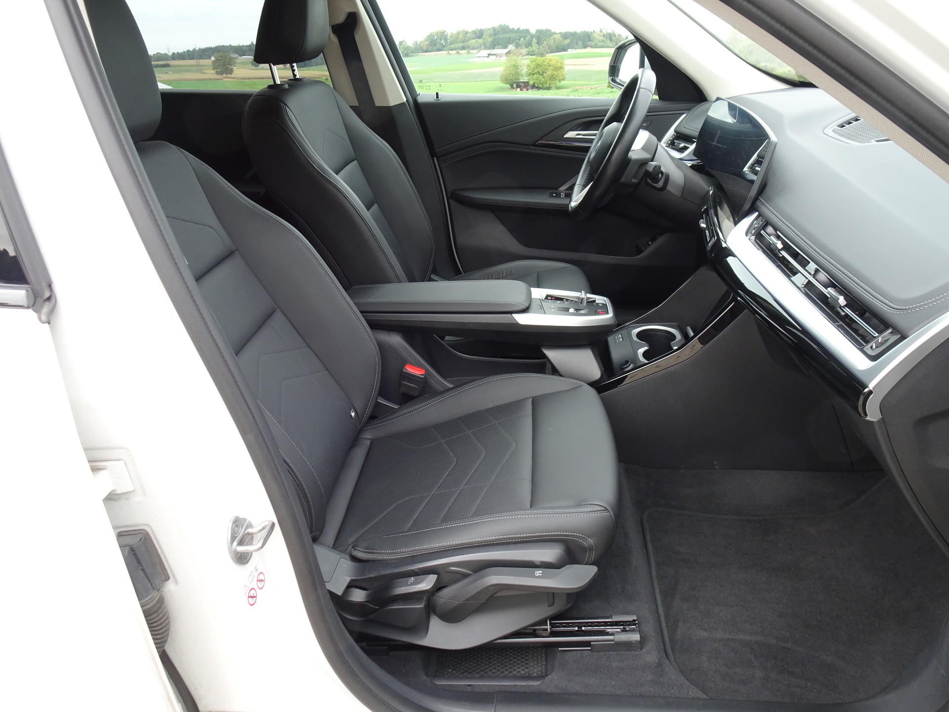 BMW X1 xDrive 23d 48V xLine-image-6