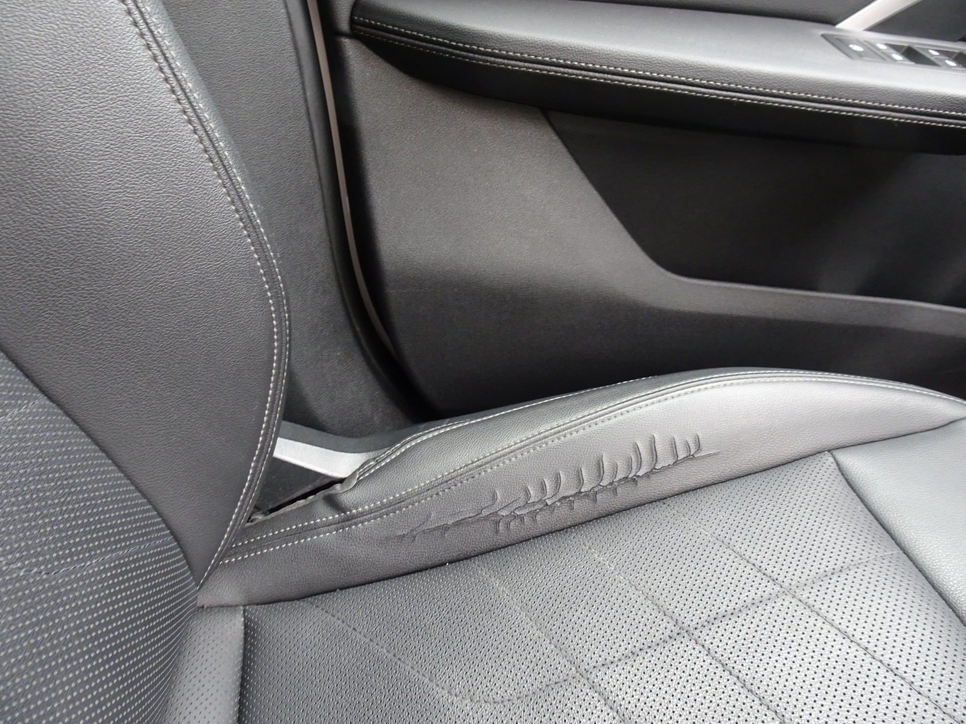 BMW X1 xDrive 23d 48V xLine-image-7