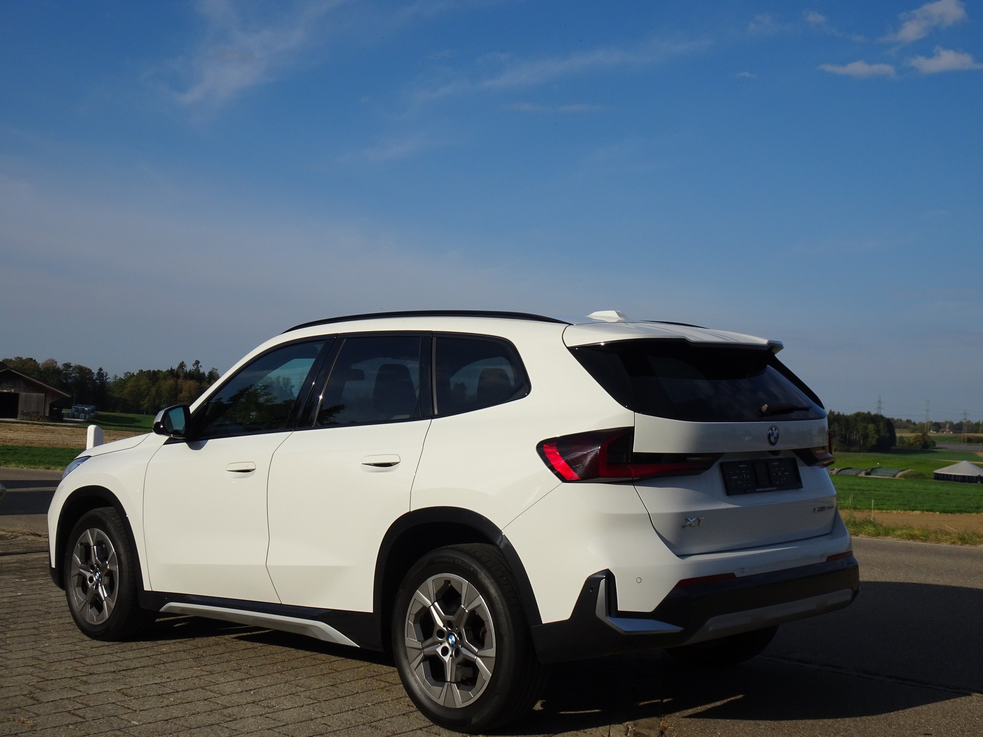 BMW X1 xDrive 23d 48V xLine-image-2