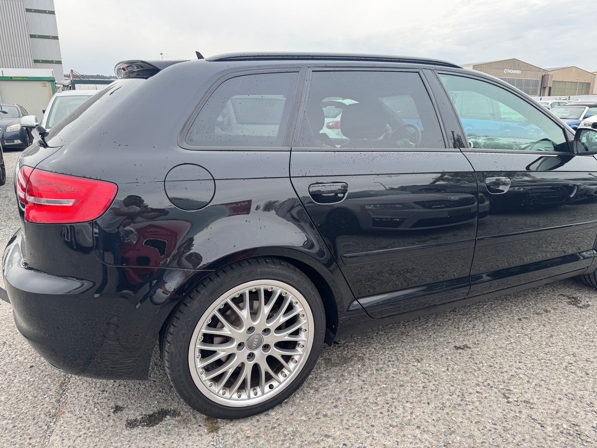 AUDI A3 Sportback 2.0 TFSI Ambiente quattro S-tronic-image-4
