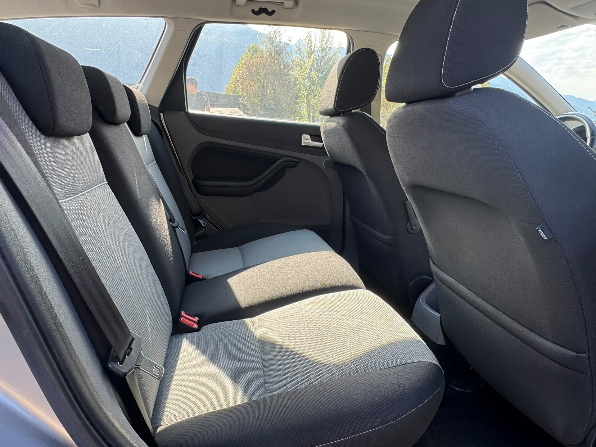 FORD Focus 2.0i Carving Automatic-image-12