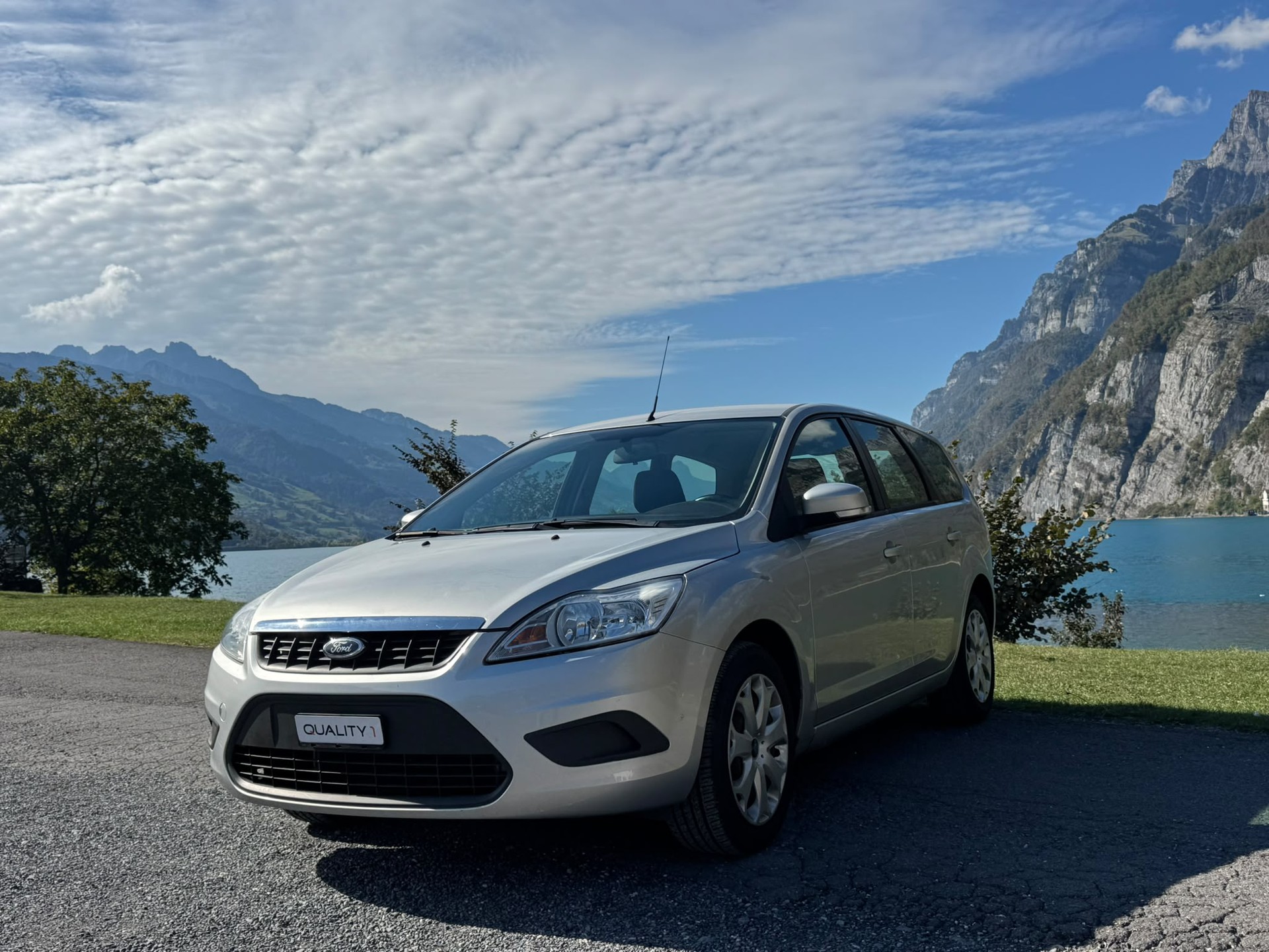 FORD Focus 2.0i Carving Automatic-image-2