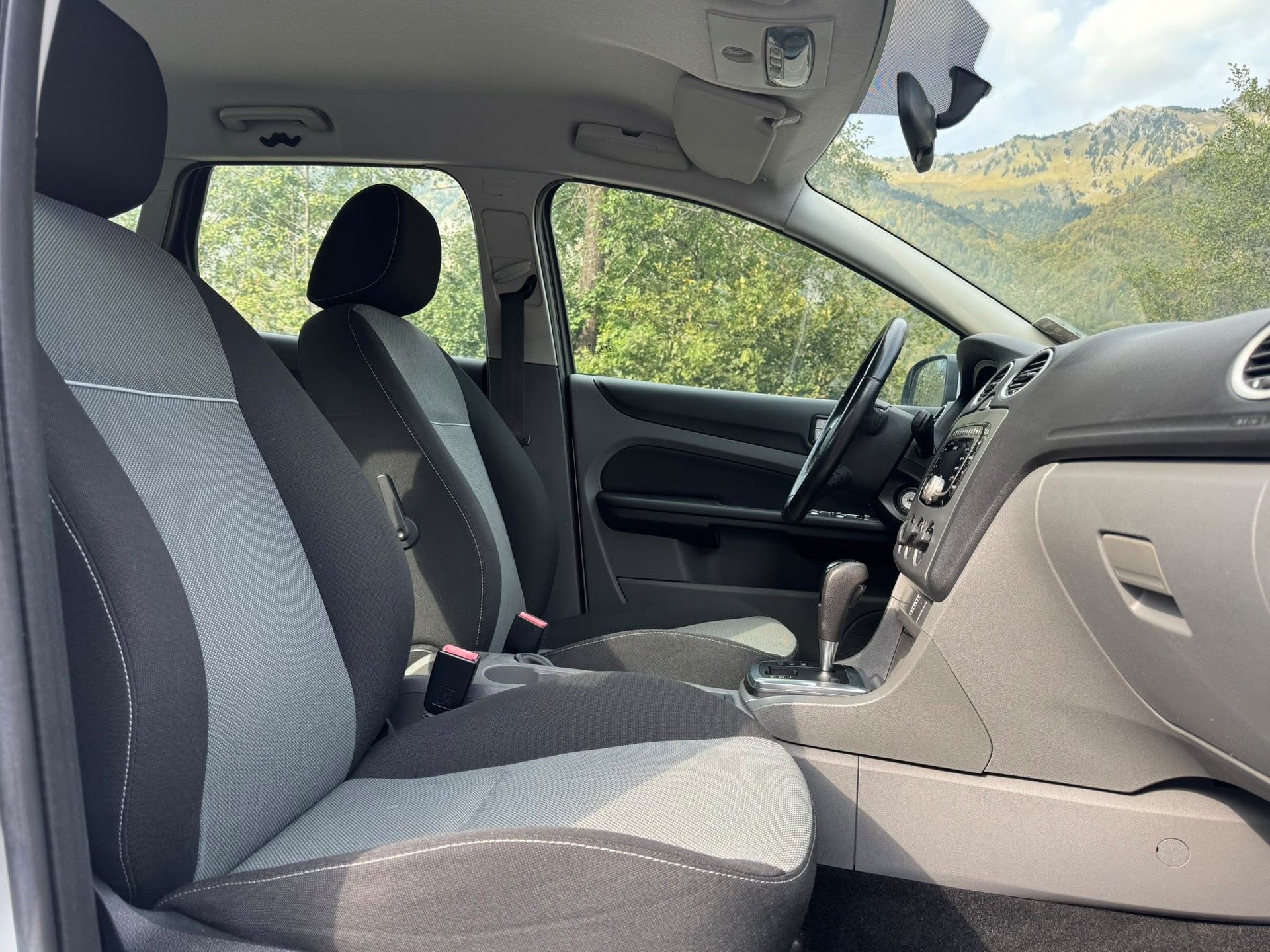 FORD Focus 2.0i Carving Automatic-image-16