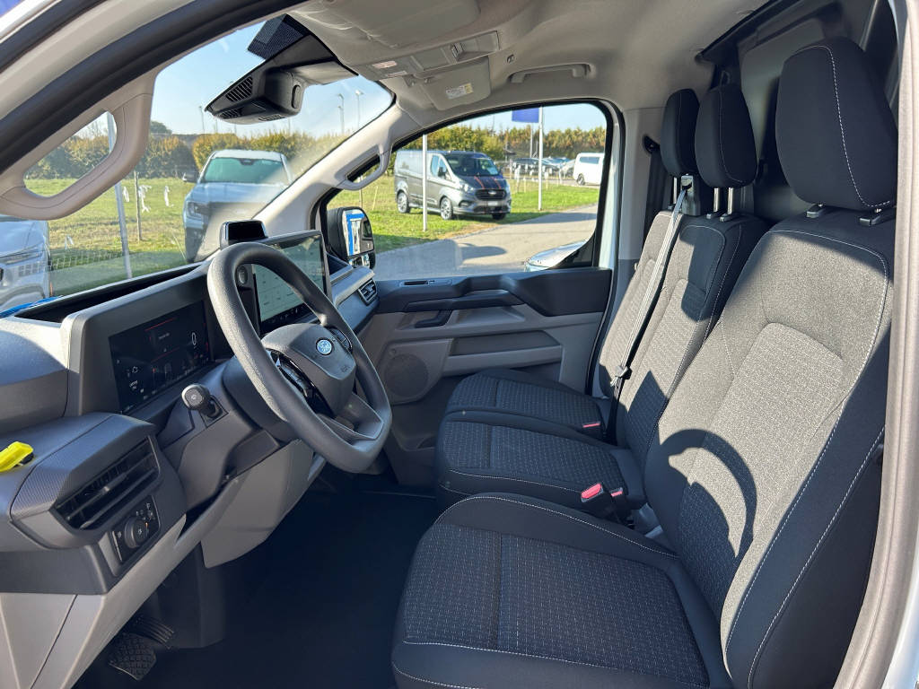 FORD Transit Custom Van 320 L1 2.5 Duratec 233 Trend PHEV-image-7