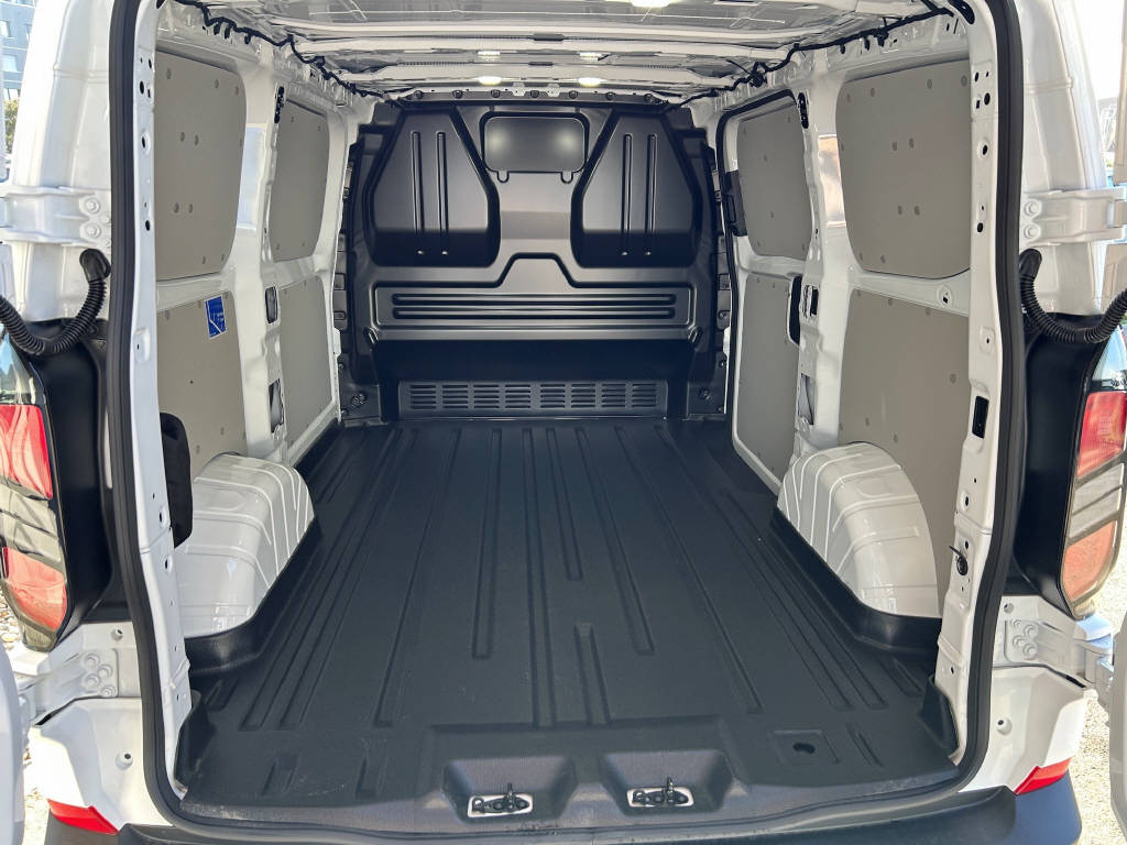 FORD Transit Custom Van 320 L1 2.5 Duratec 233 Trend PHEV-image-5