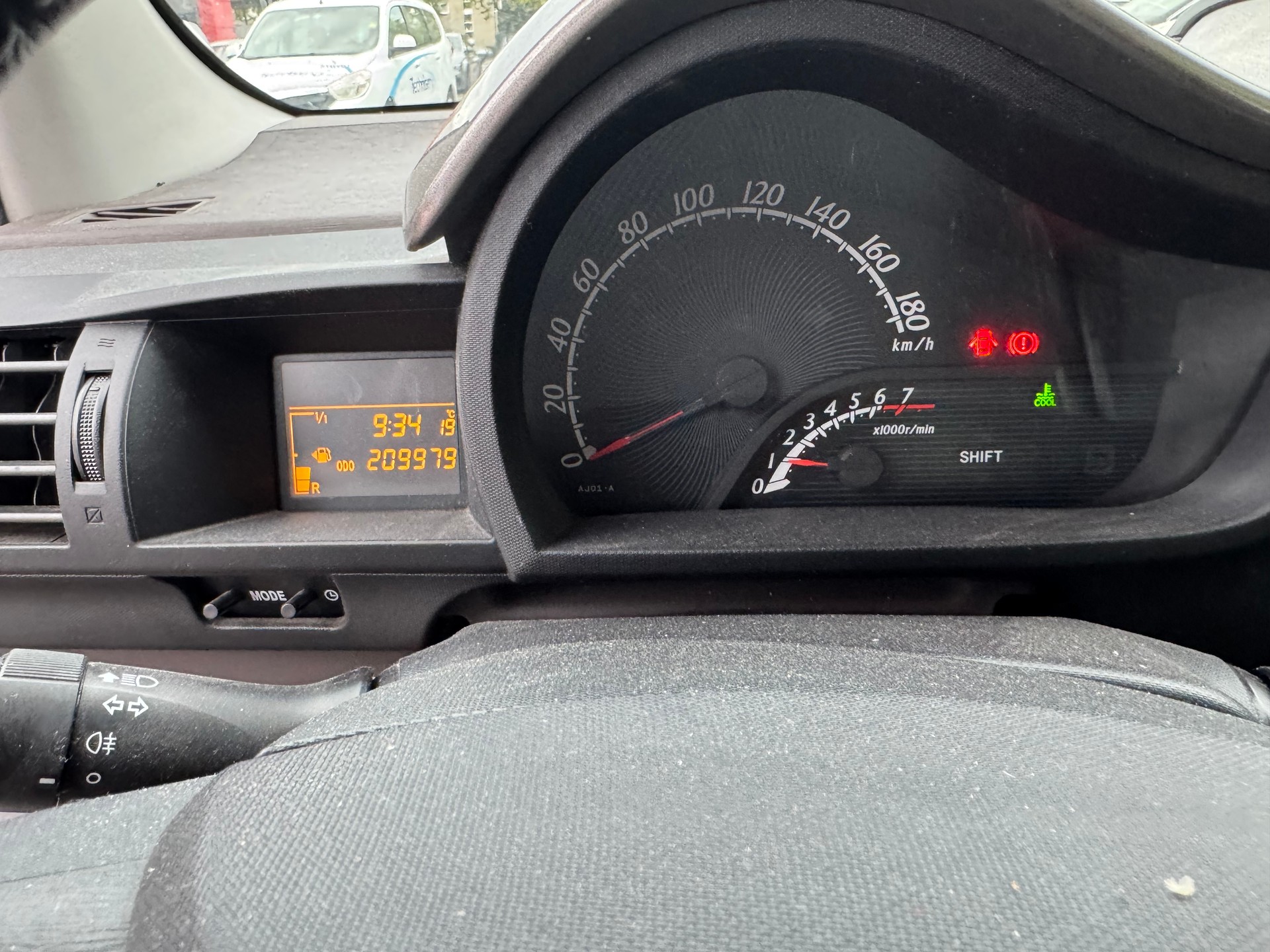 TOYOTA iQ 1.0 VVT-i-image-15