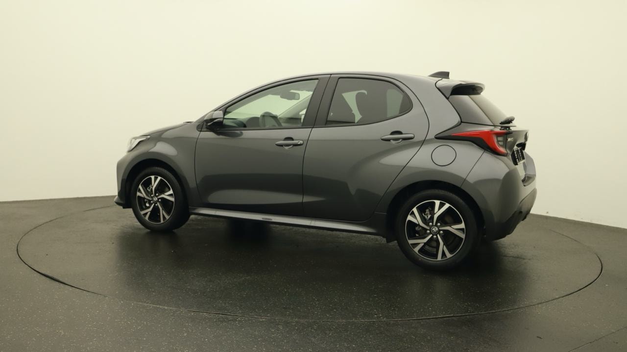 TOYOTA Yaris 1.5 Sport e-CVT-showroom-element-2
