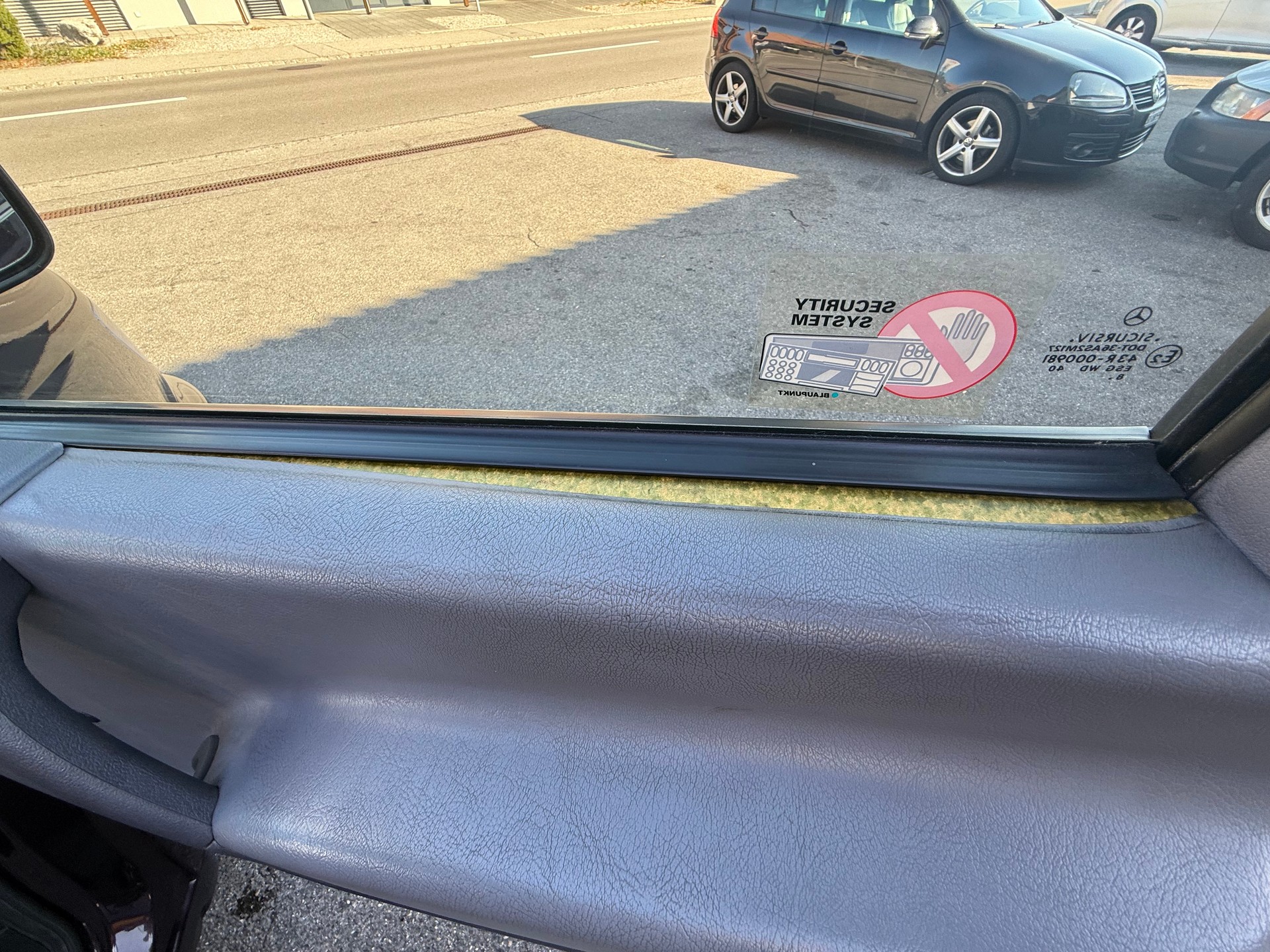 MERCEDES-BENZ Vito 113 2.0i-16-image-13